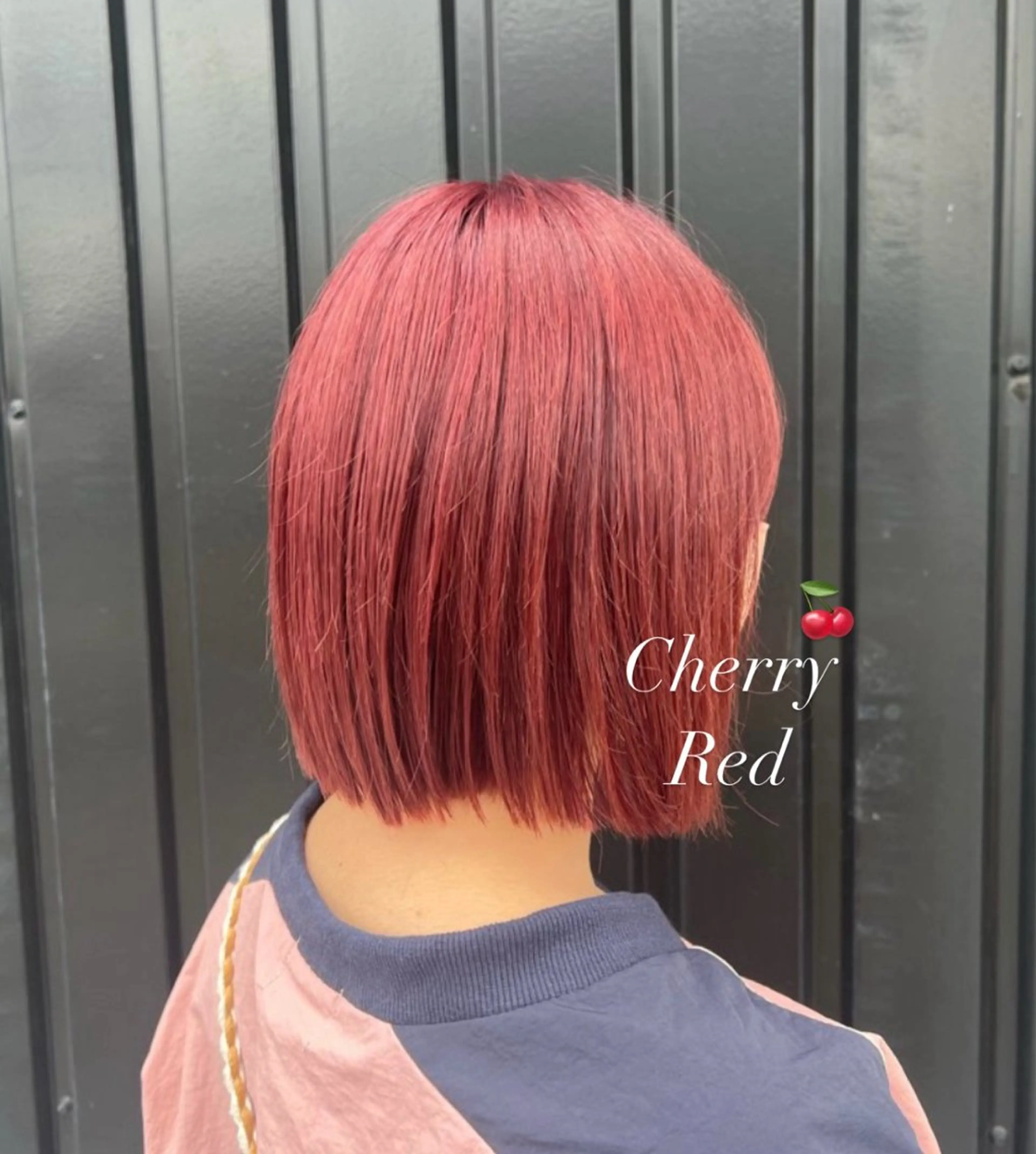 ショート カラー ブリーチ レッドカラー カット ヘアカラー トリートメント 石津 優菜のヘアスタイル