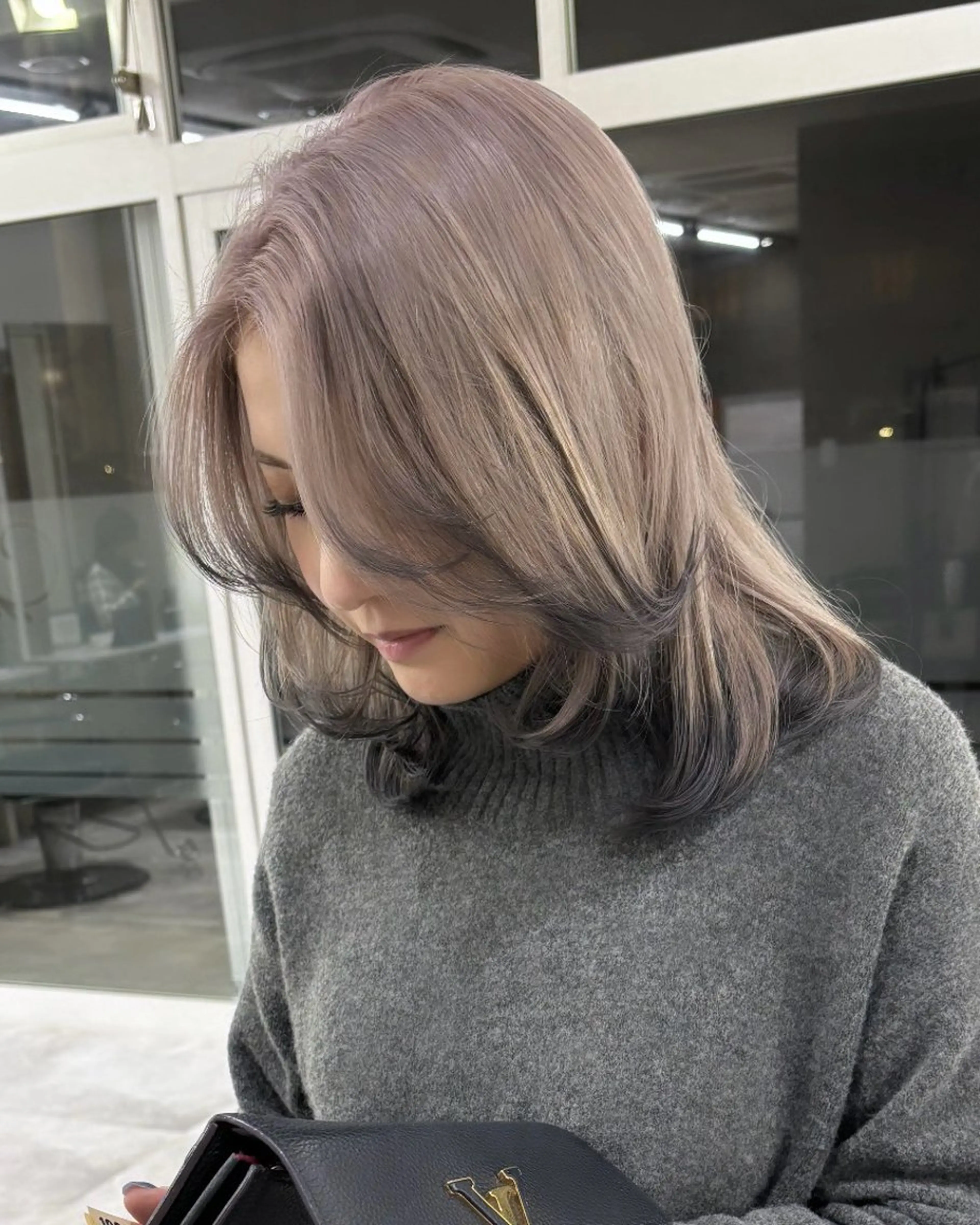 ミディアム カラー ショートボブ アディクシーカラー ブリーチ ケアブリーチ ダブルカラー SUZU/岡山/矯正 ブリーチ/レイヤーのヘアスタイル