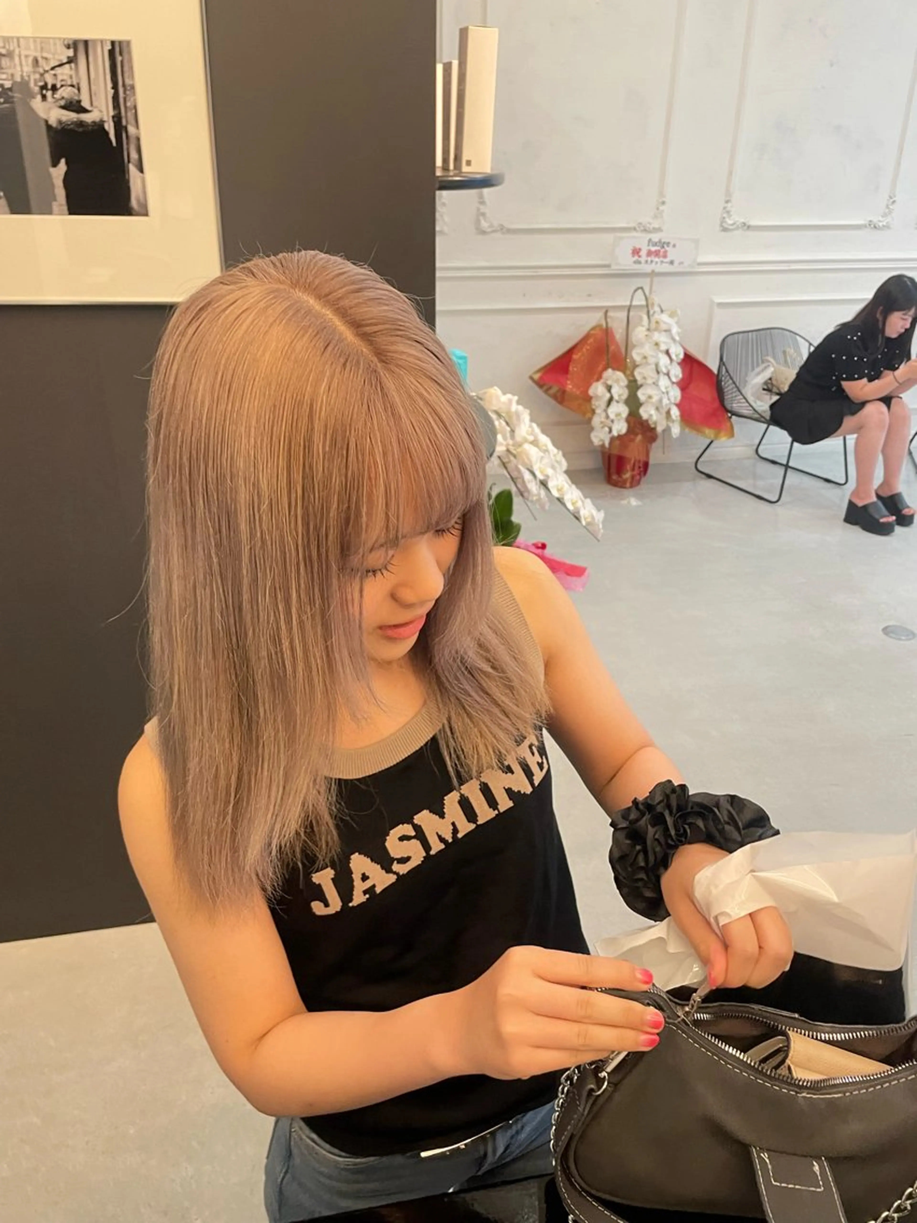 ロング ヘアカラー MaisonHALU さくらのヘアスタイル