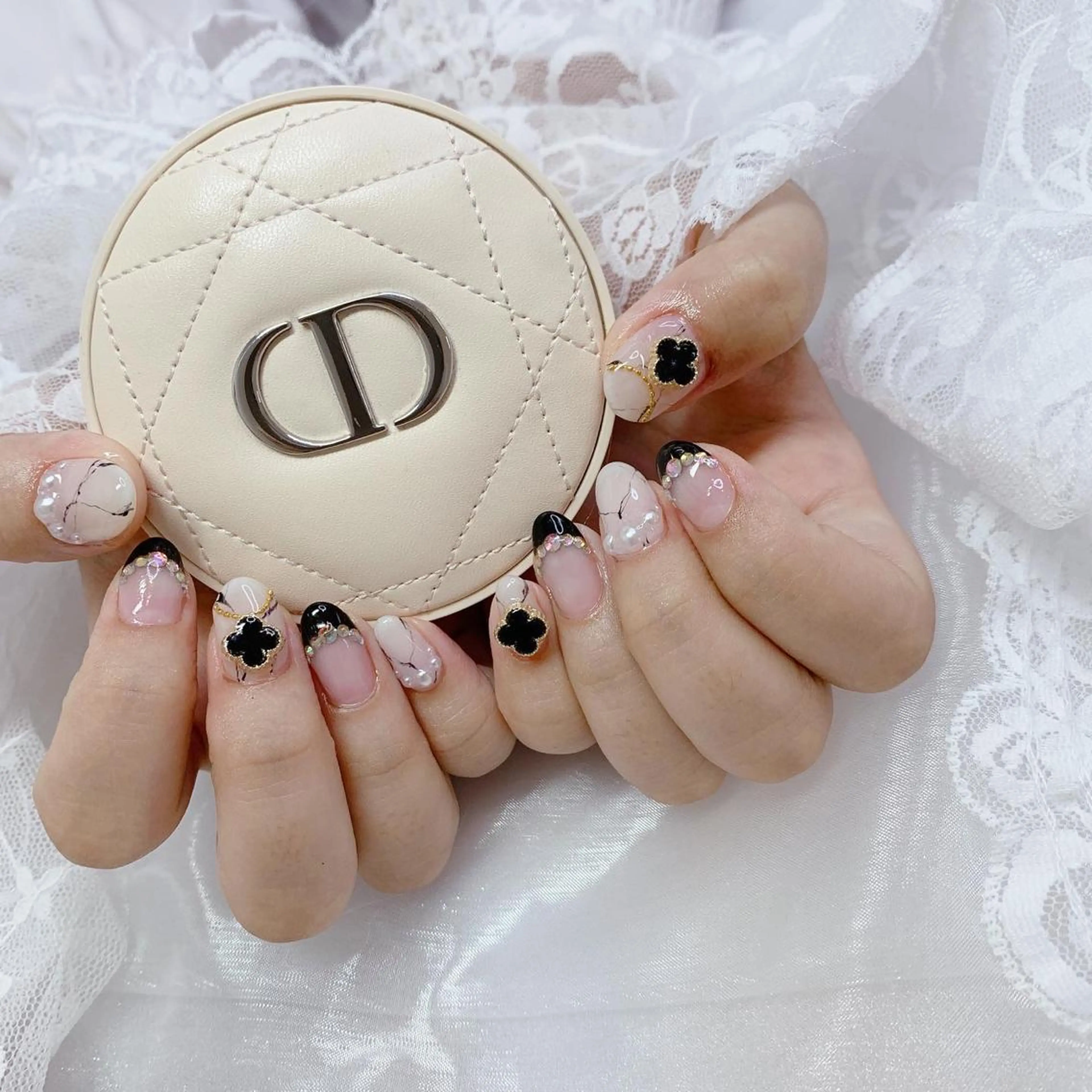 ネイル シルバー ハンドネイル La neige* yuki 🥯🍑のネイルデザイン