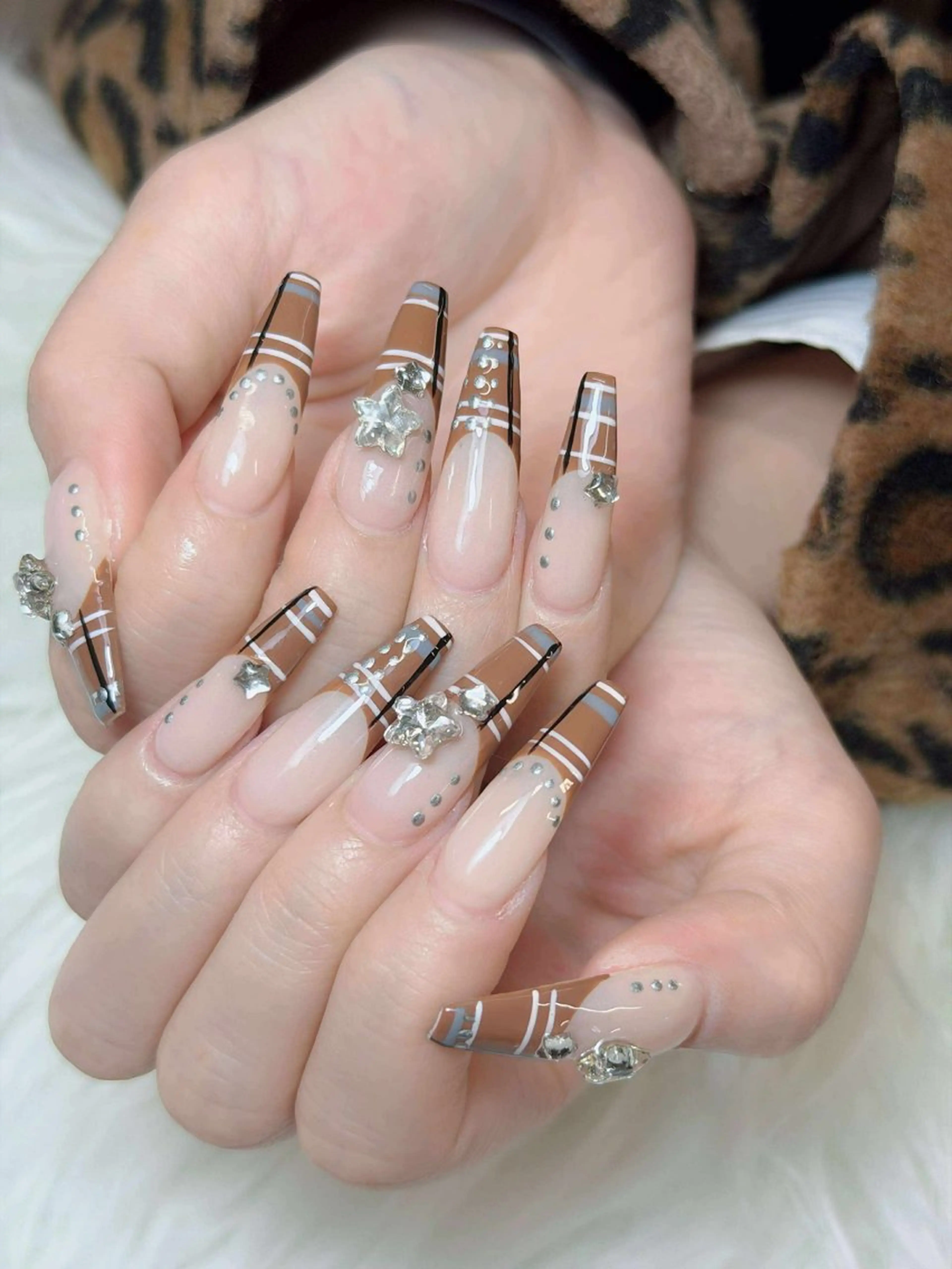 ネイル オーロラネイル チークネイル フットネイル フレンチネイル ハロウィン ハンドネイル Lumi Nail 新大久保3‘のネイルデザイン