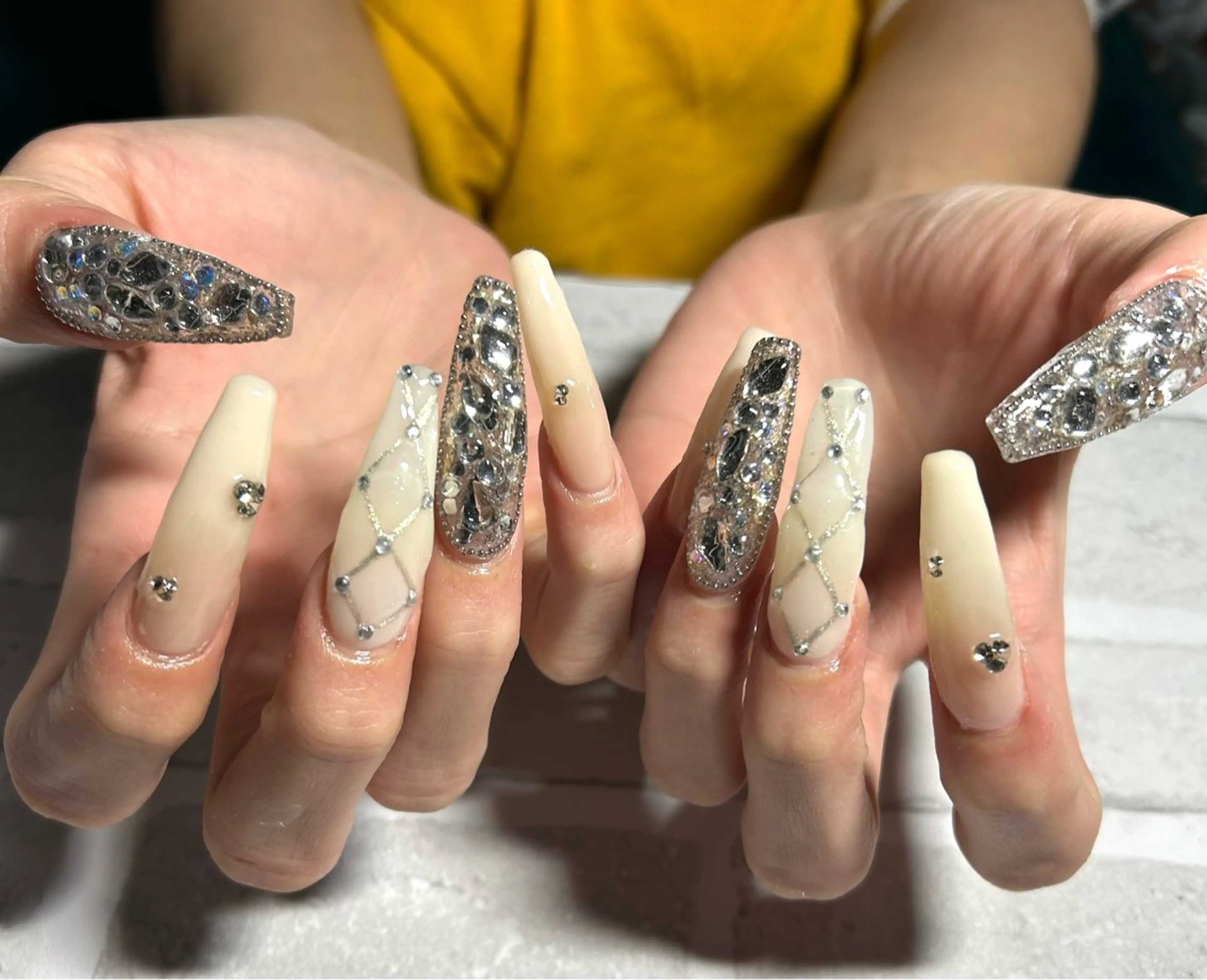 セミロング ハンドネイル 2dy所属・2DY NAIL SALONのネイルデザイン