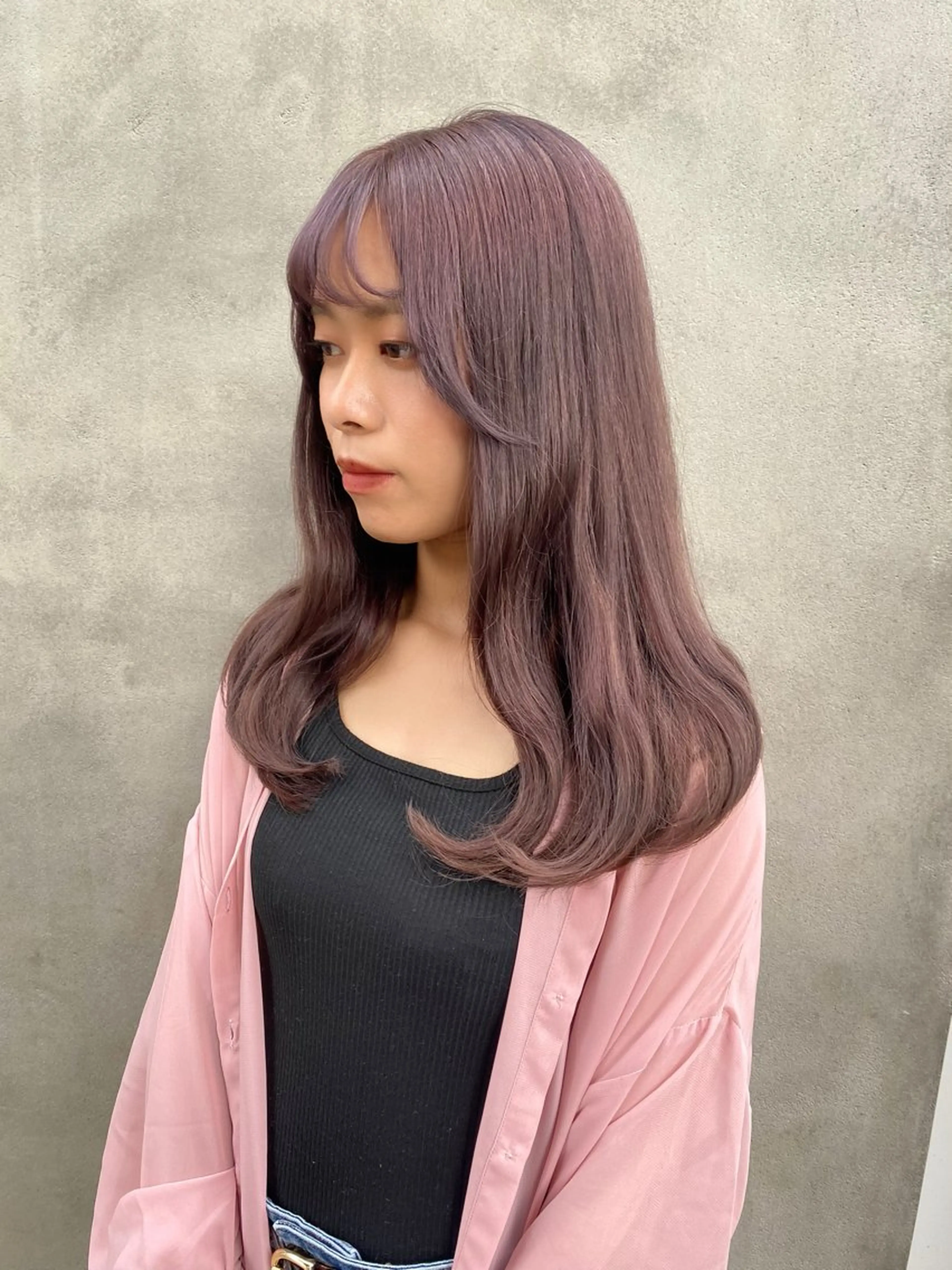 ロング カラー ブリーチ ヘアカラー トリートメント SHICENEケイ レイヤーカット🦋のヘアスタイル