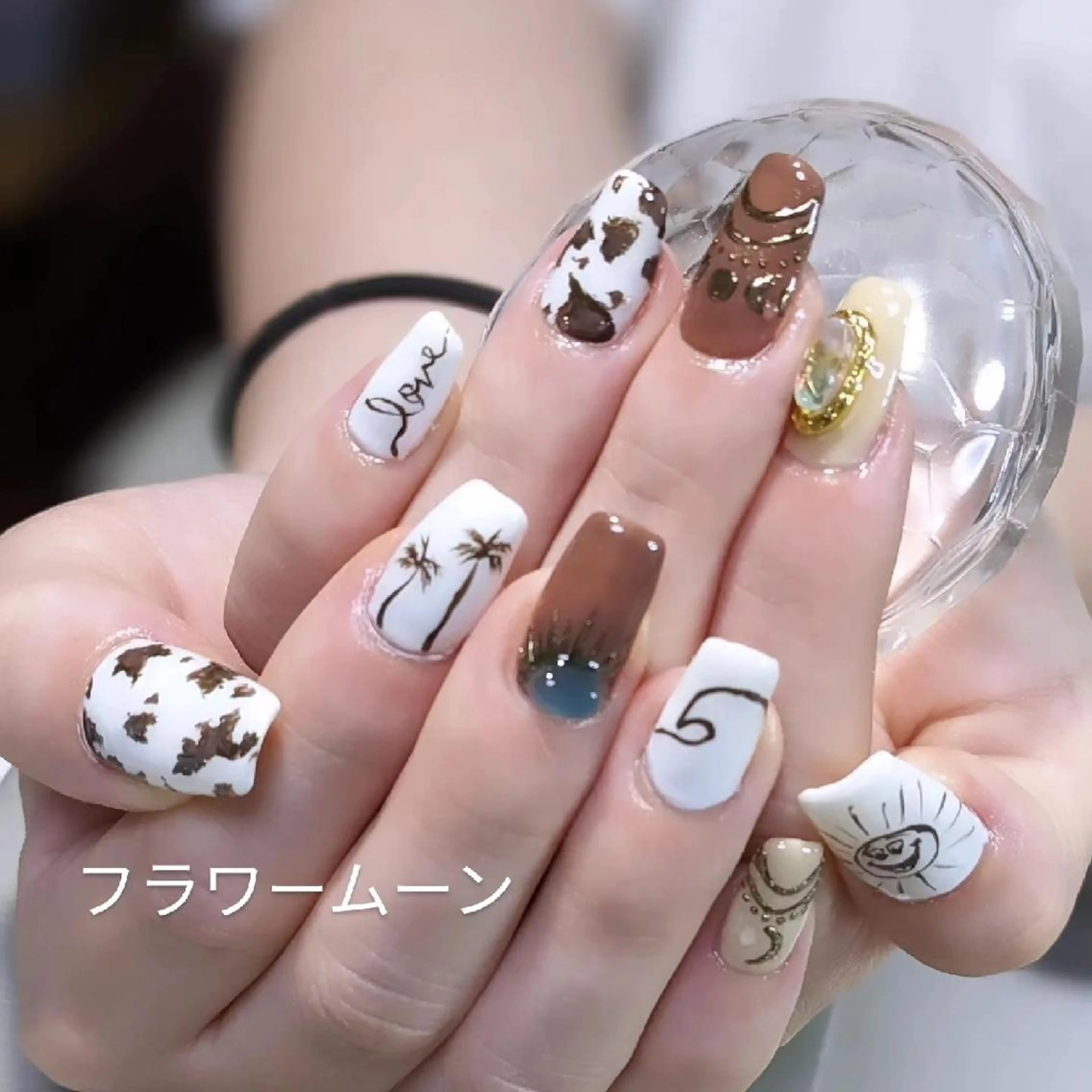 ネイル アニマル柄 アートネイル ミラーネイル フラワー ムーンのネイルデザイン
