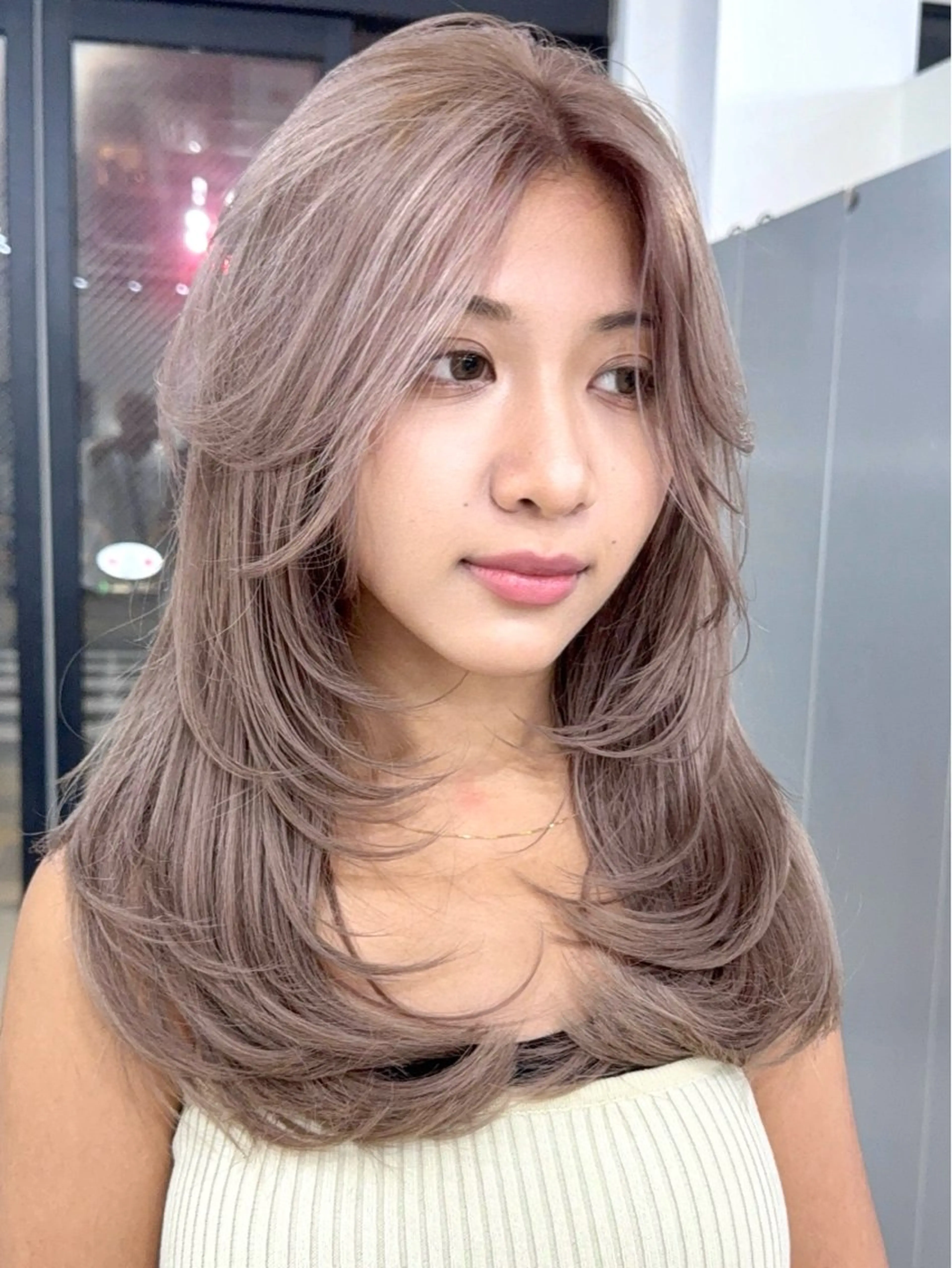 ロング カラー レイヤーカット 篠崎 佑季のヘアスタイル