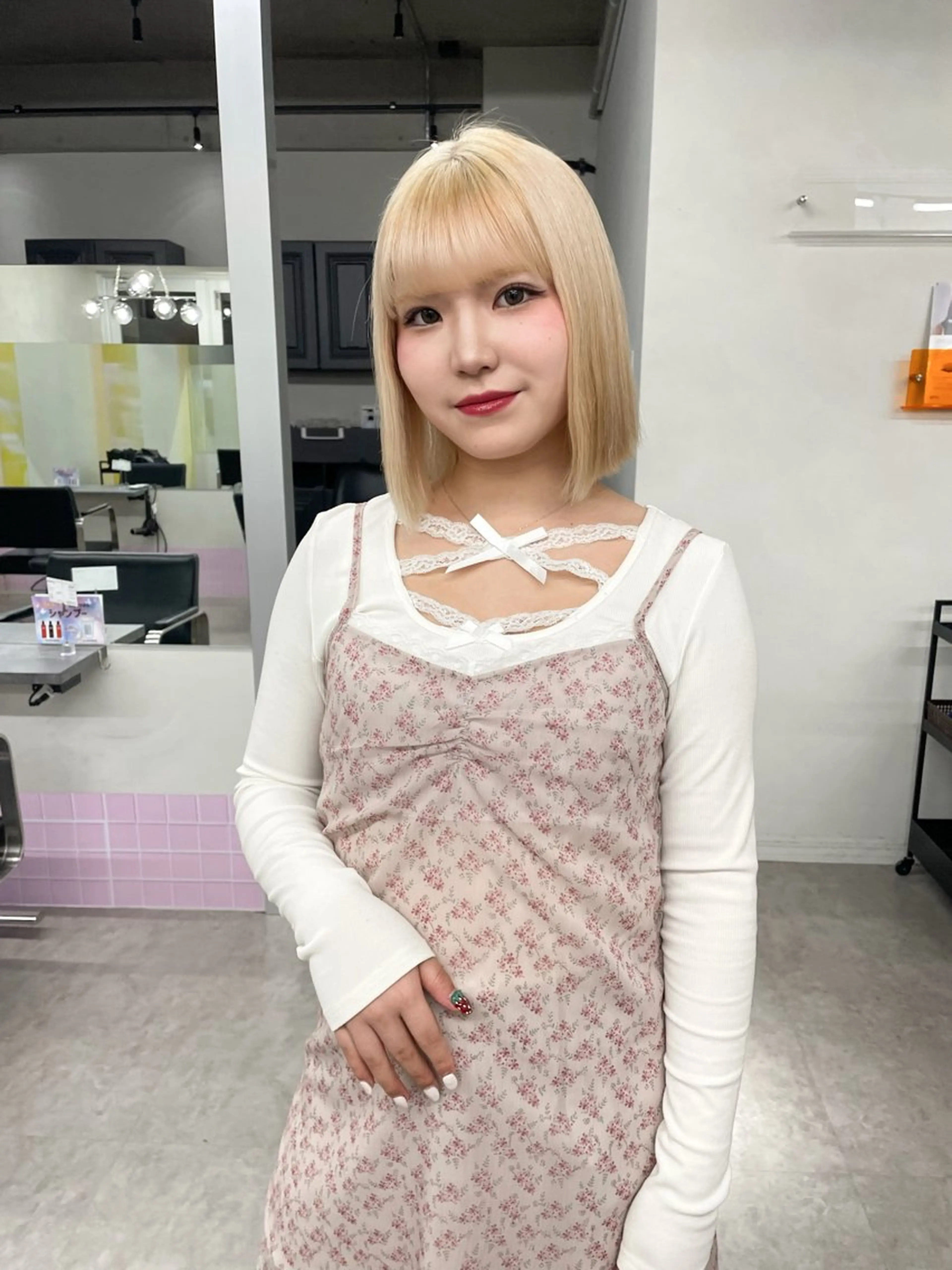 ショート ボブ ブリーチ/ベージュ 💕/momoaのヘアスタイル