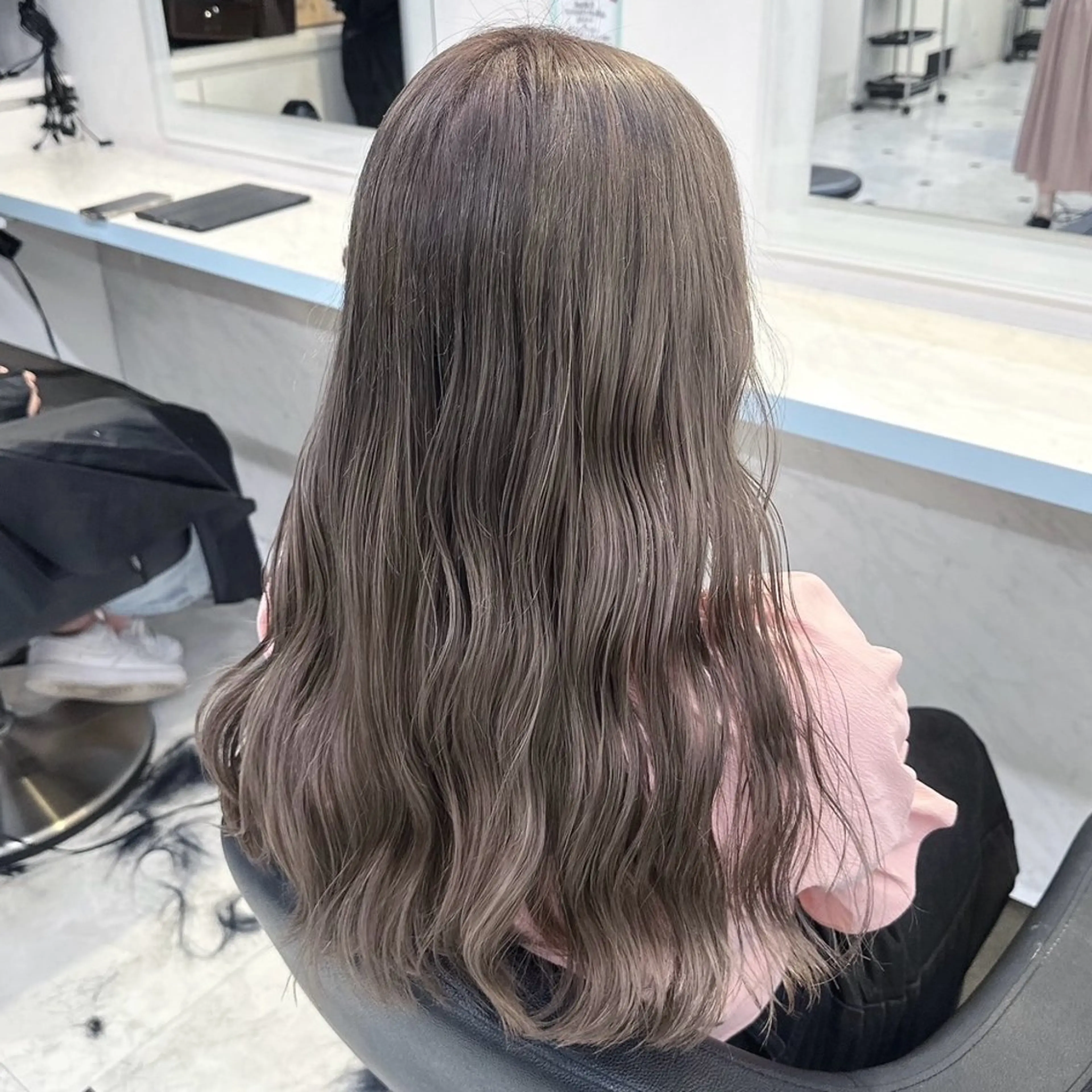 ミディアム カラー ヘアカラー トリートメント 艶髪グレージュ特化/ CHIKARAのヘアスタイル