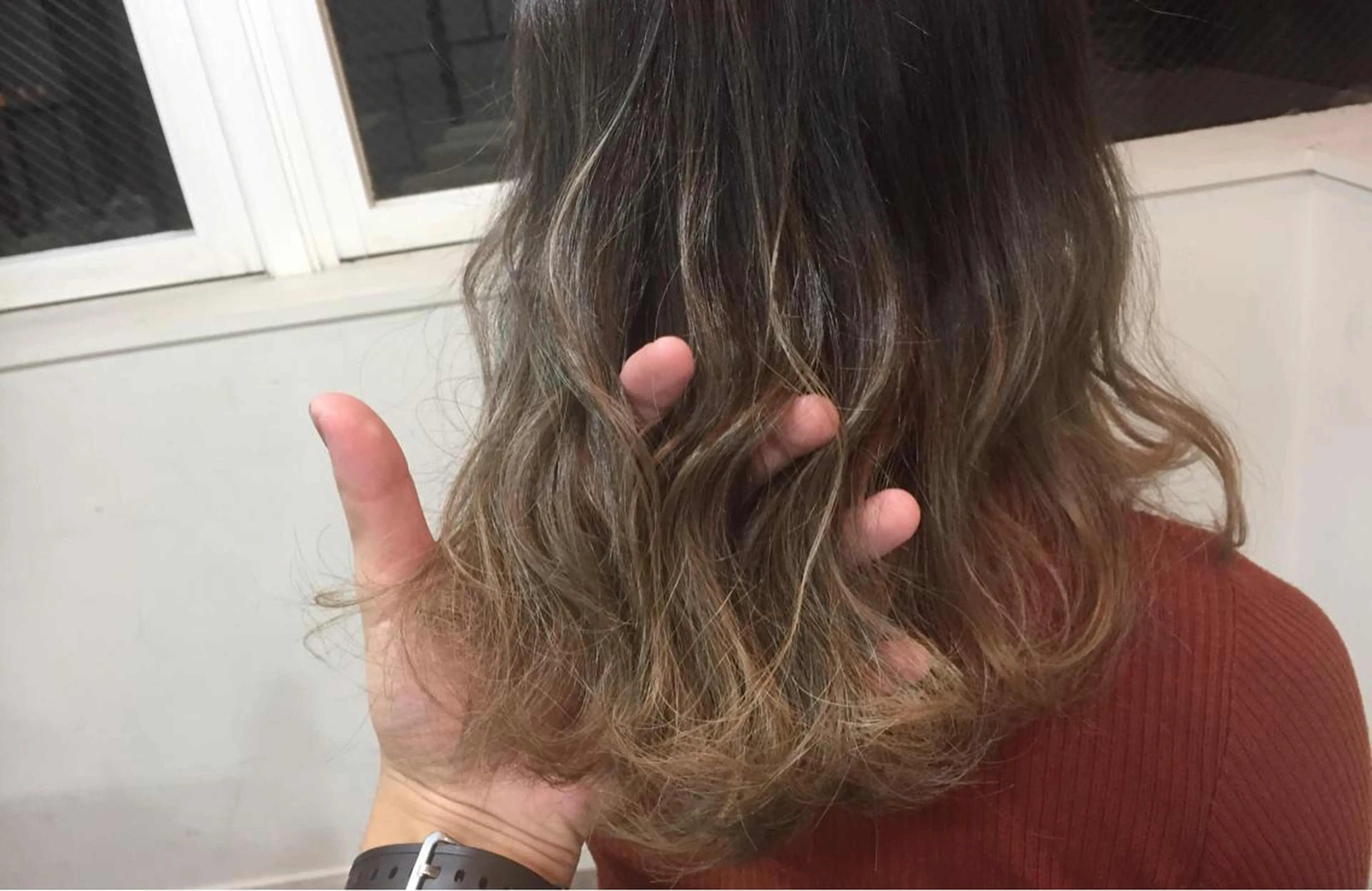 ミディアム カラー ブリーチ グラデーションカラー グレージュ ハイライトカラー イルミナカラー 🌈髪質改善カラーの 🌈坂本侑樹のヘアスタイル