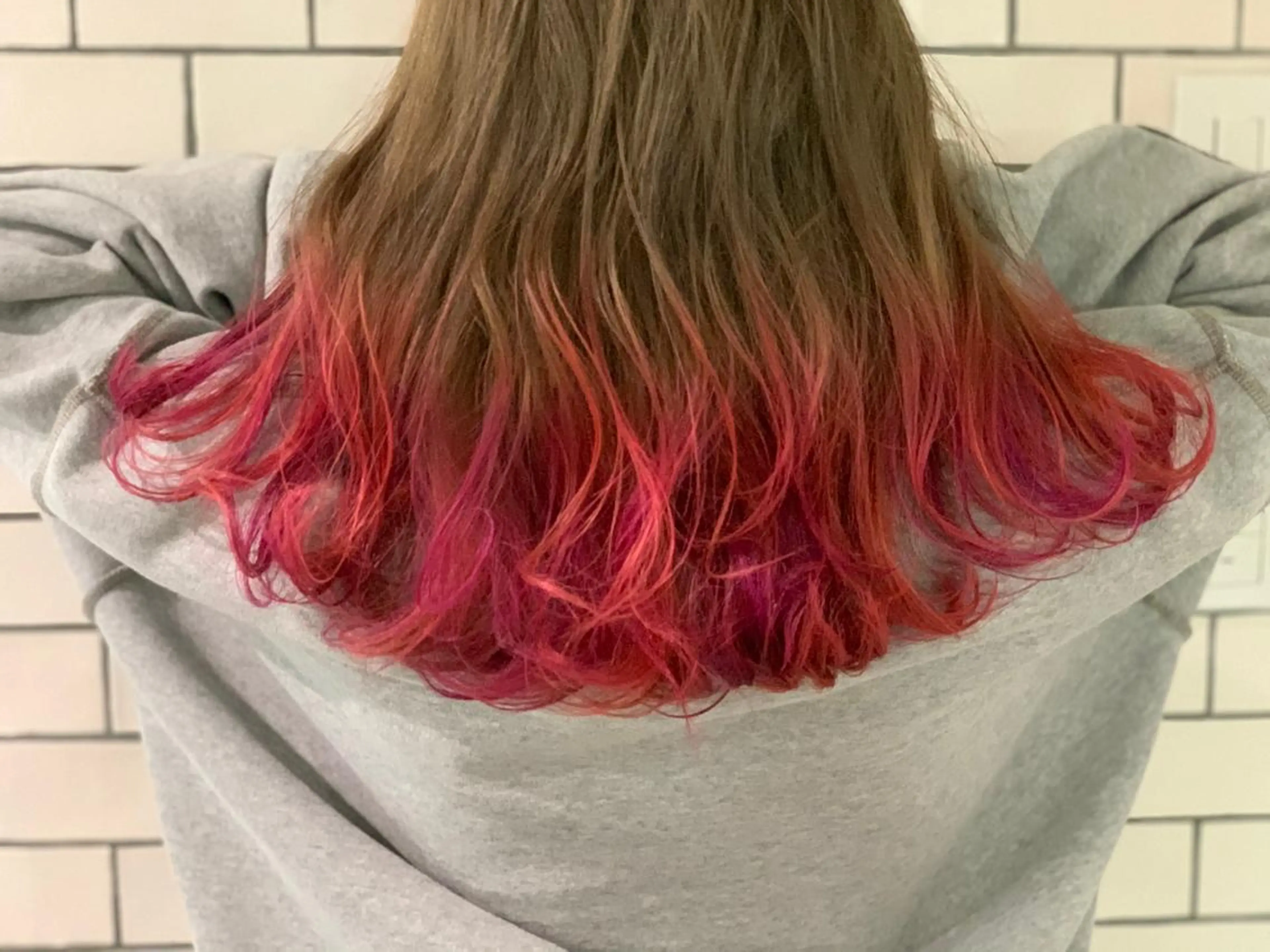 ロング カラー ヘアアレンジ イルミナカラー インナーカラー ピンクカラー 髪質改善 小顔カット 指名支持率NO.1 スタイリストのヘアスタイル