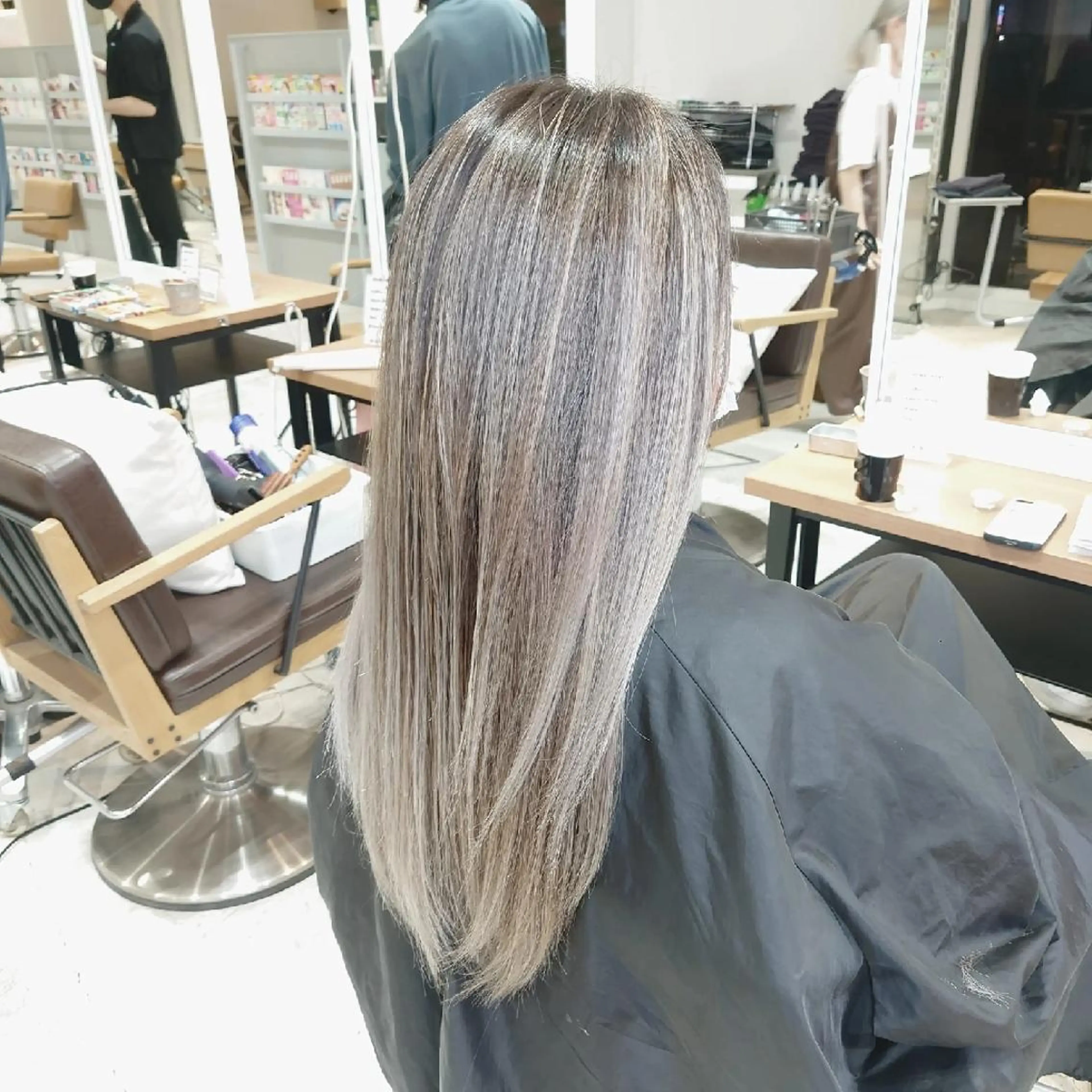 ロング カラー バレイヤージュ ブリーチ レイヤーカット ヘアカラー トリートメント 艶髪✨ブリーチ職人 井手正康のヘアスタイル