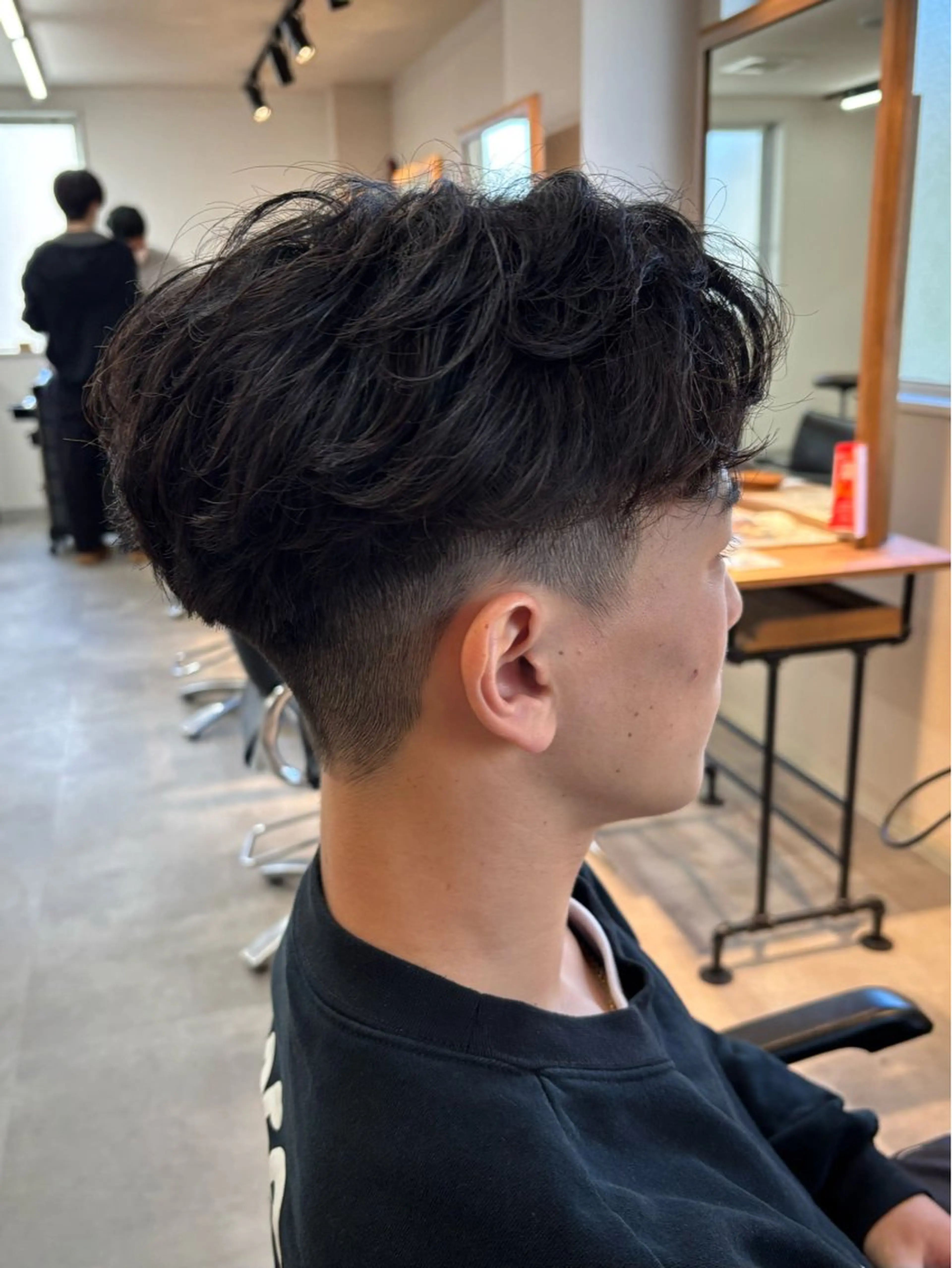 パーマ メンズ ビジネス フェザーパーマ メンズパーマ カット パーマ フェザーパーマ/韓国 /メンズカット/保立のヘアスタイル