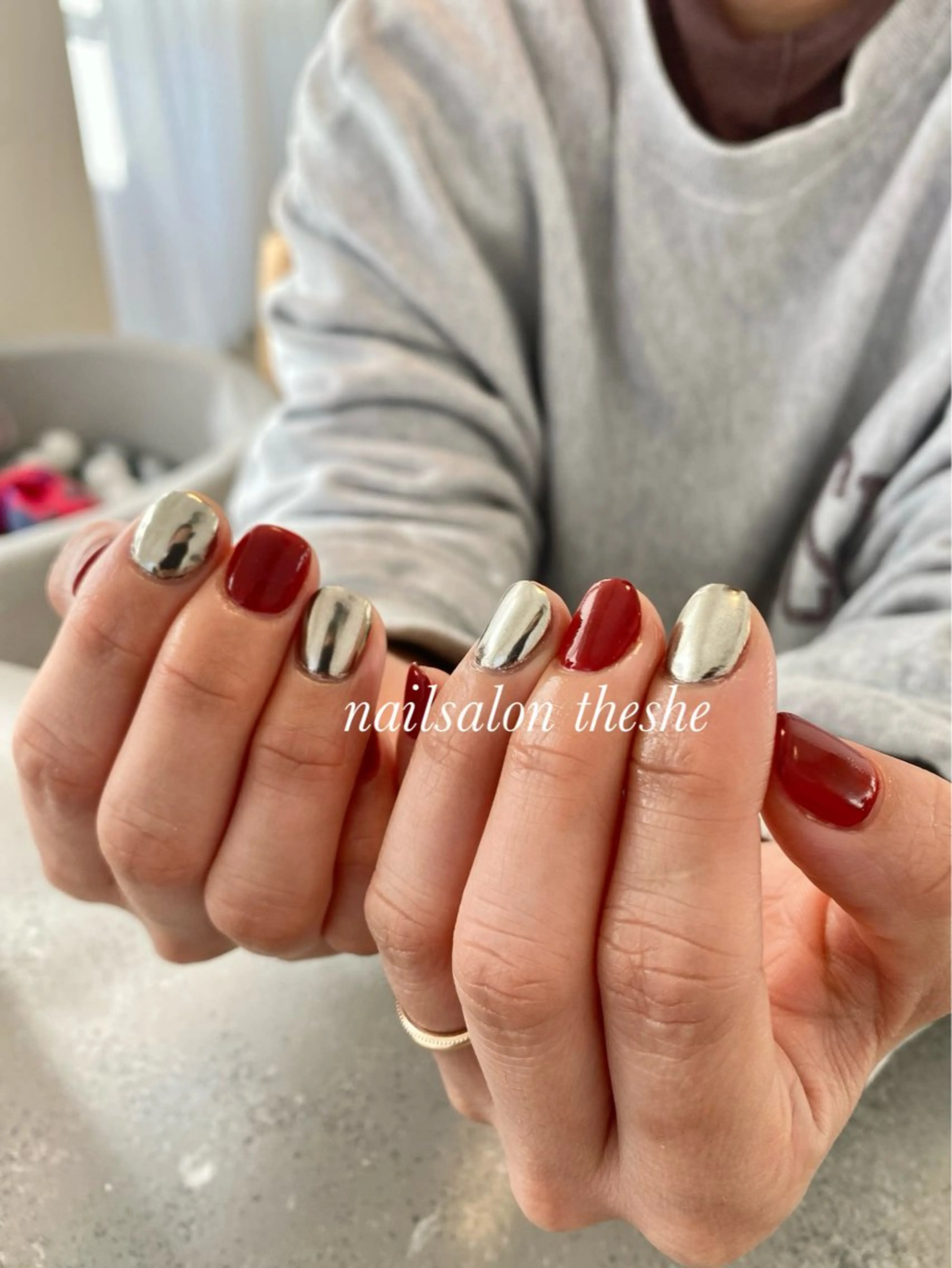 ネイル ボルドー ミラーネイル 苦楽園the she nailのネイルデザイン