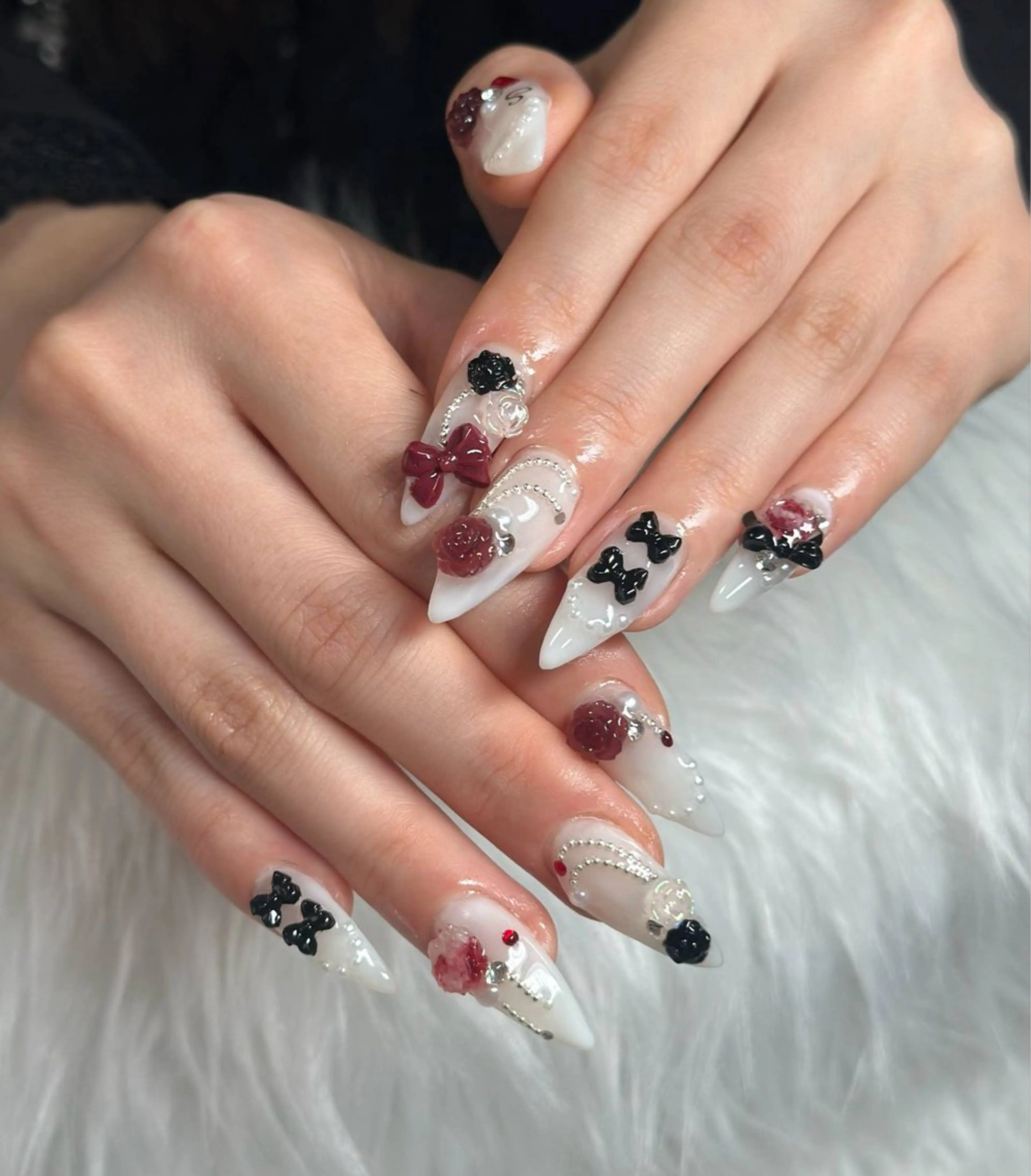 ネイル フレンチネイル ジェルネイル ガラスフレンチ ハロウィン ハート ハンドネイル H.baby Nail Salonのネイルデザイン