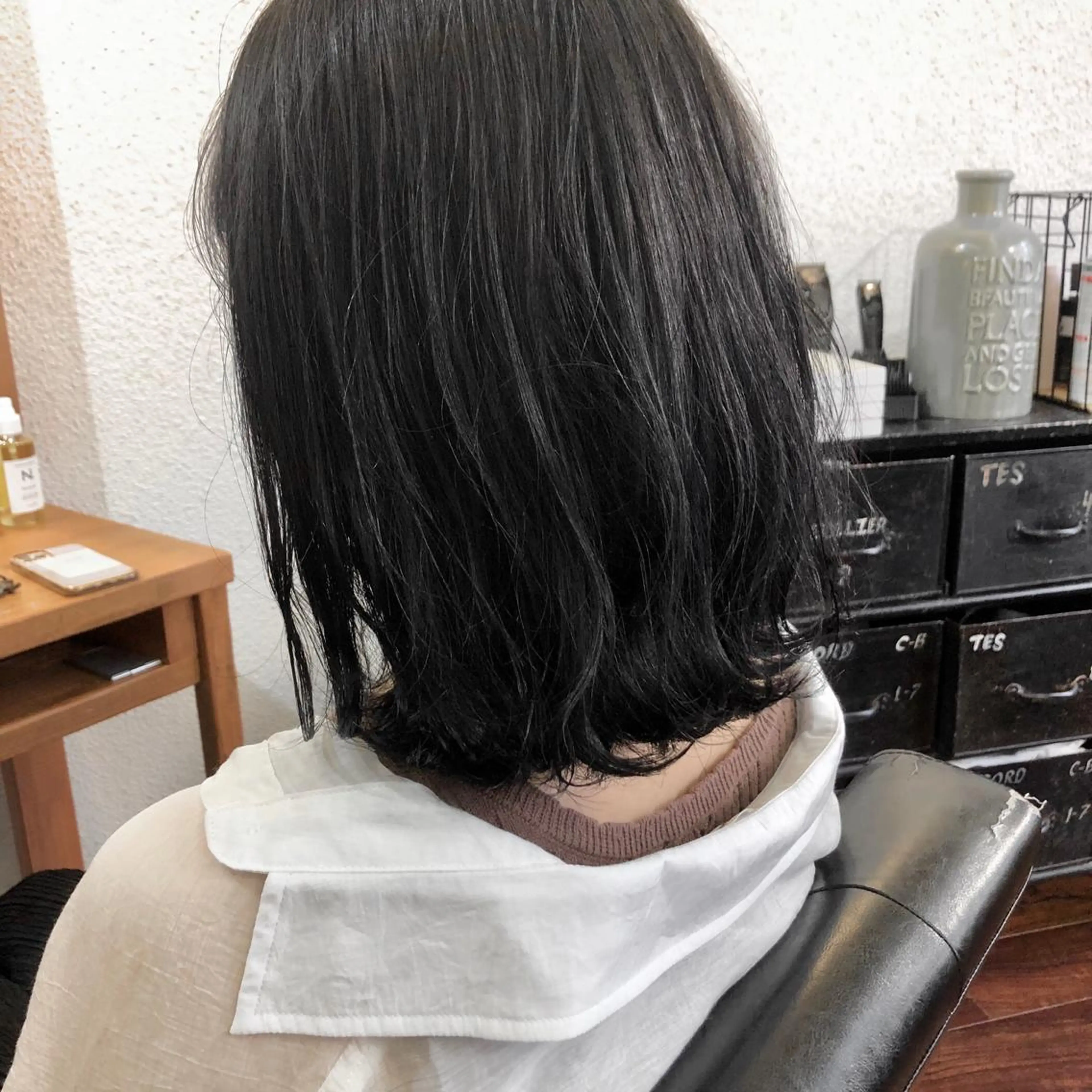ミディアム カラー アッシュ アッシュグレー アッシュグレージュ 黒髪 透明感カラー カット ヘアカラー トリートメント 江上拓郎/ショート /酸性ストレートのヘアスタイル