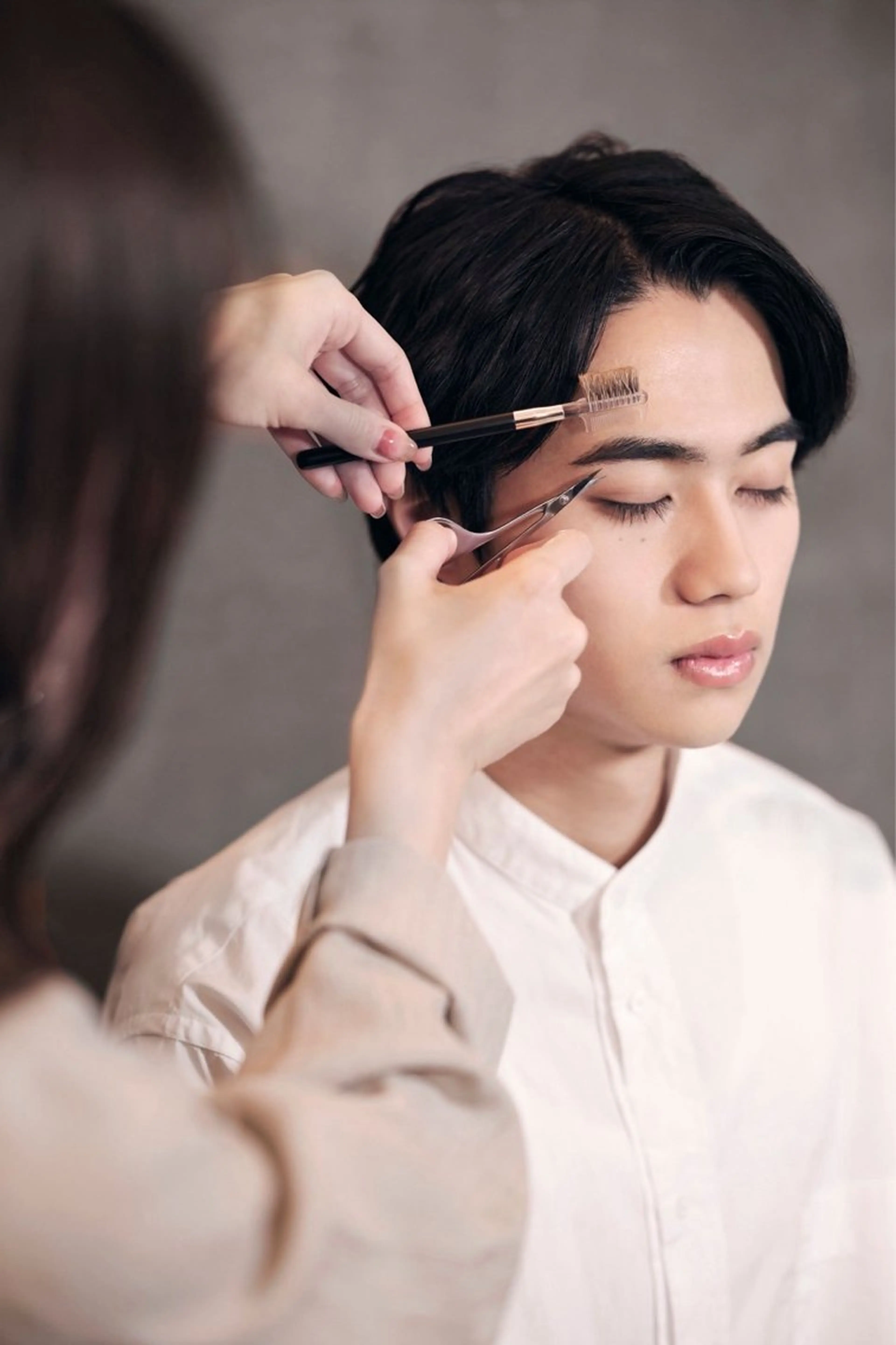 アイブロウ 眉カット 🍎ピンク、レッド系 暖色カラー🍎あやかのヘアスタイル