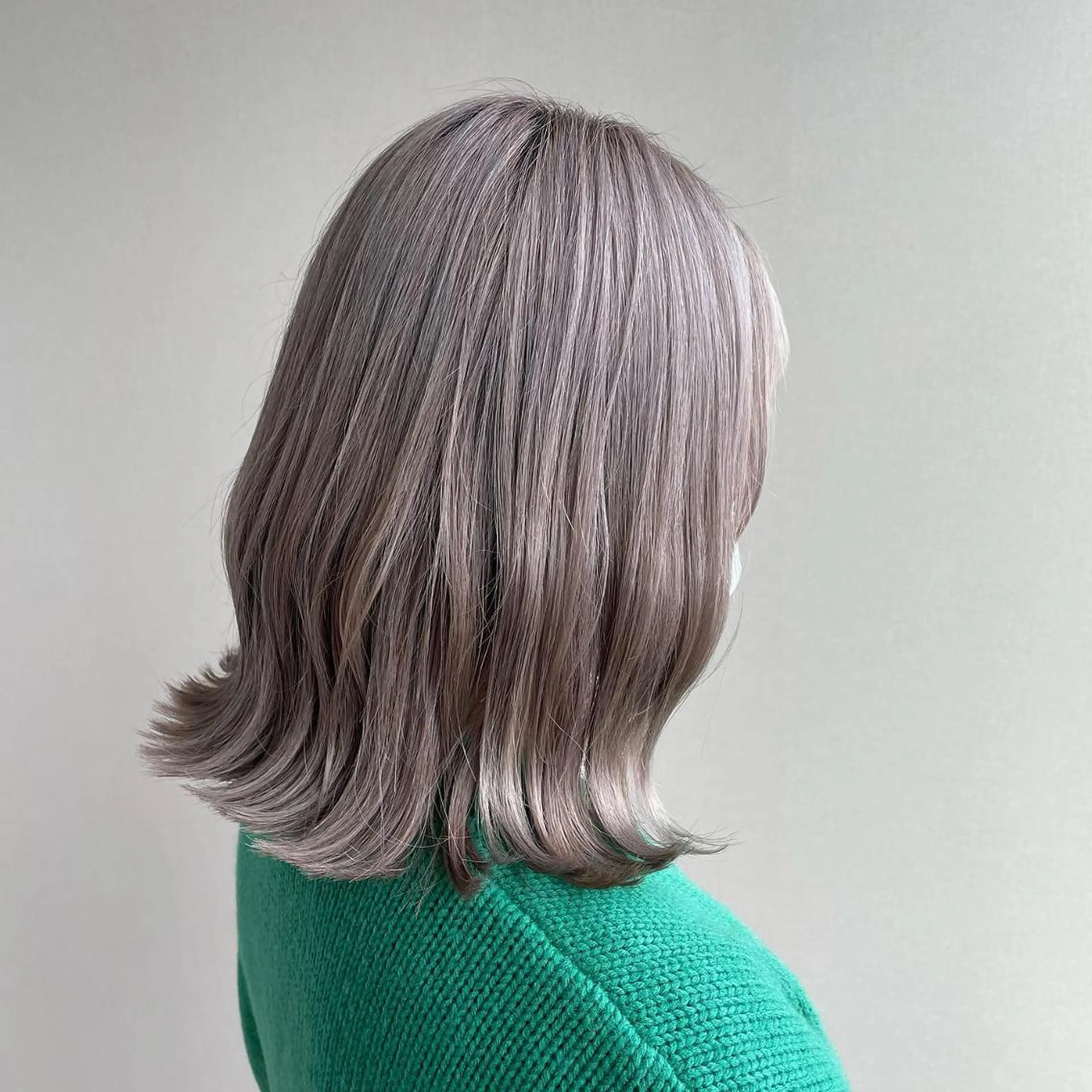 ミディアム カラー 切りっぱなしボブ ボブ 外ハネヘア 切りっぱなしボブ/ 蒲生四丁目/伊藤瑠唯のヘアスタイル