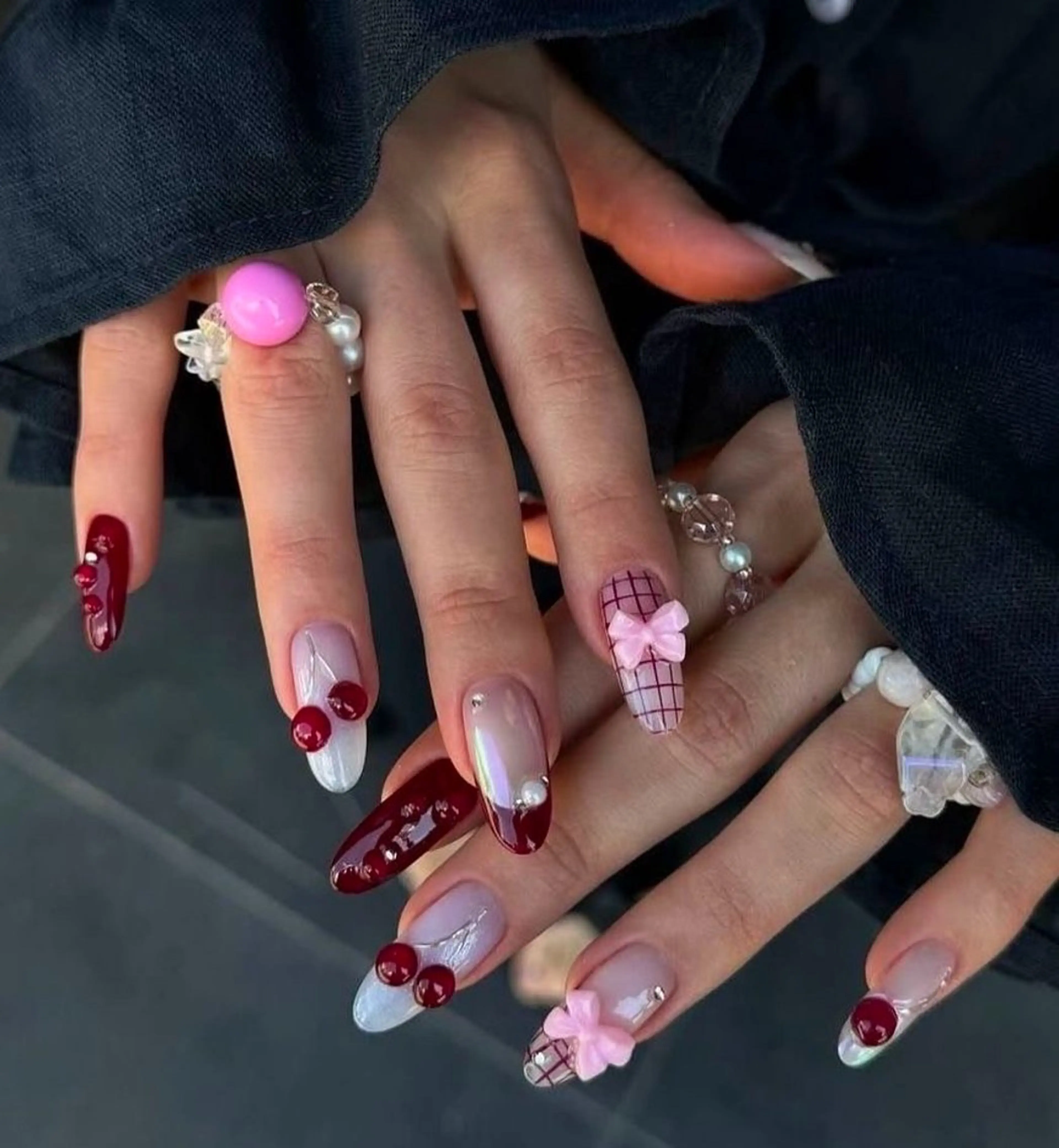 ネイル チークネイル クリアネイル ガーリー キラキラネイル 韓国ネイル Ume Nail Studioのネイルデザイン