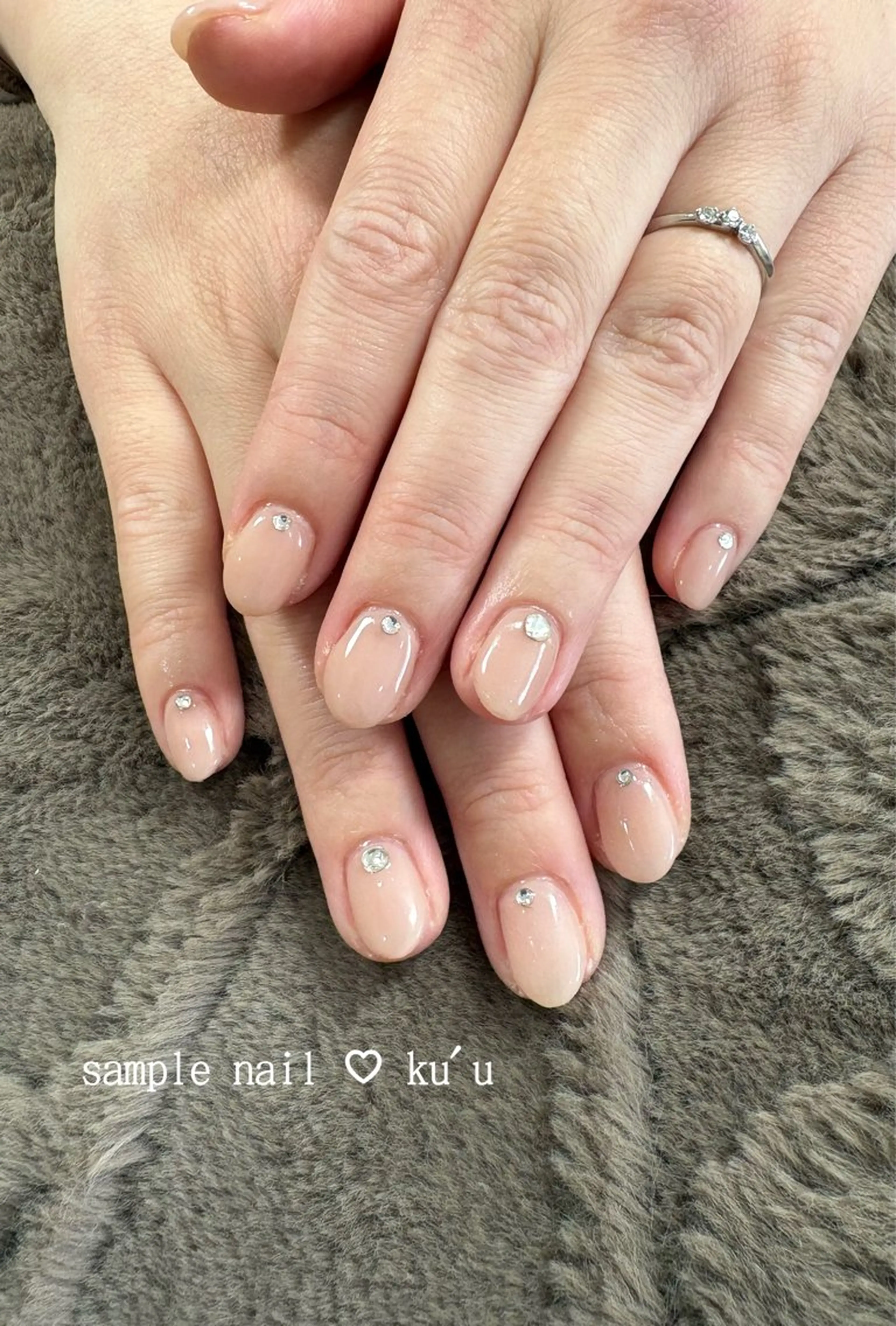 ミディアム サロンku'u所属・salon kuuのネイルデザイン