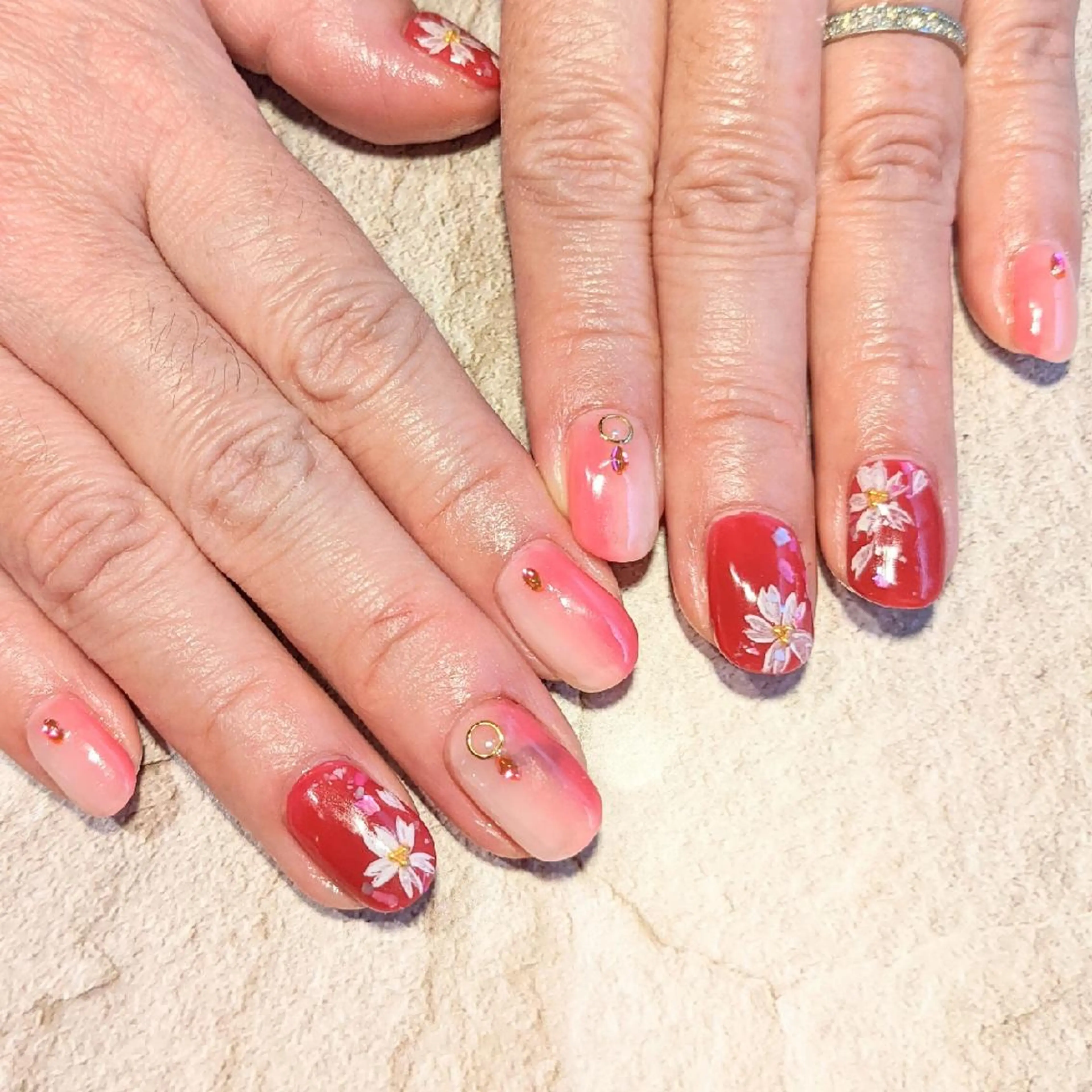 ネイル ｱｲﾗｯｼｭ ﾈｲﾙ ｻﾛﾝ つけるのマツエク・マツパデザイン