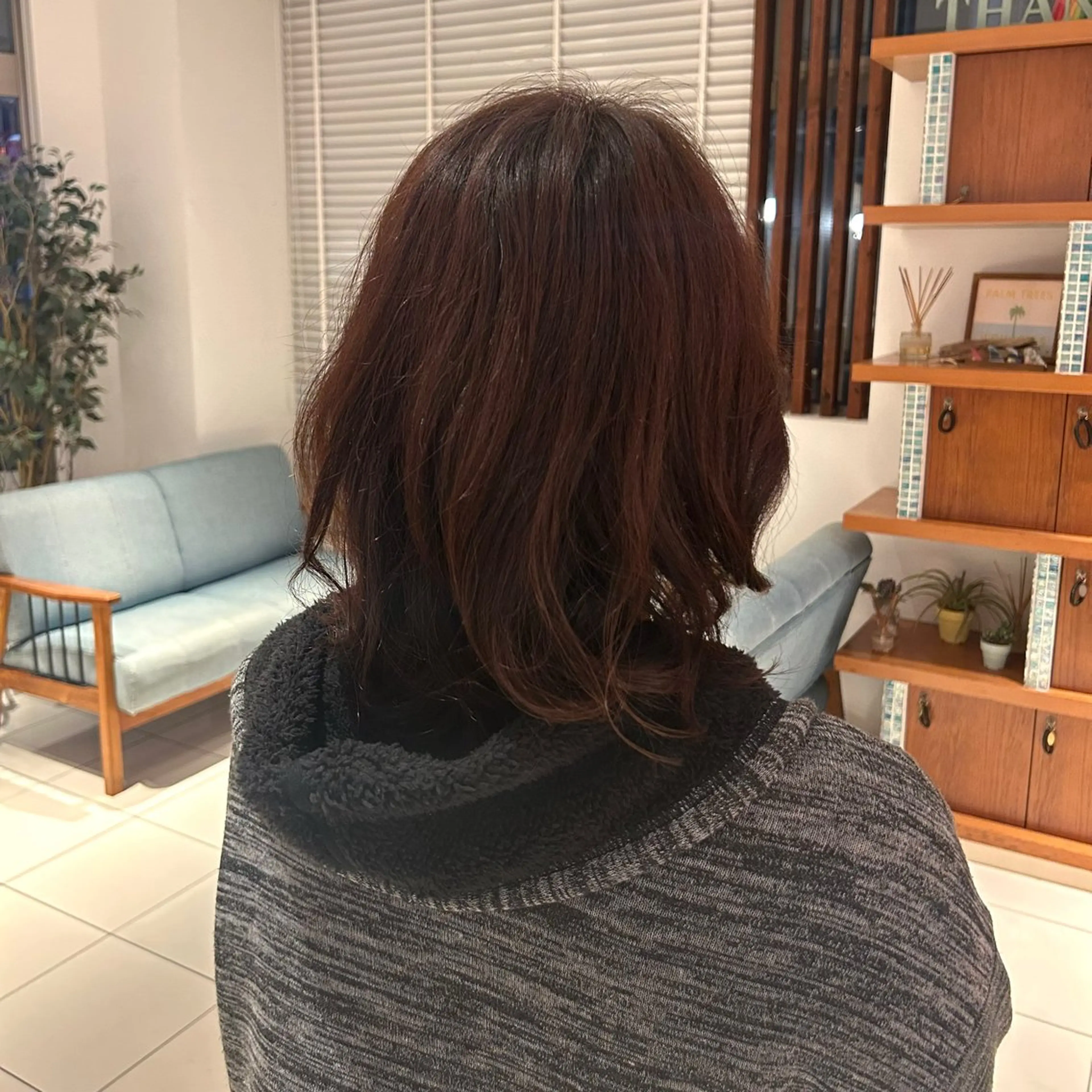 ミディアム カラー ブラウンカラー レッドカラー レッドブラウン さくら/ メンズパーマモデルのヘアスタイル