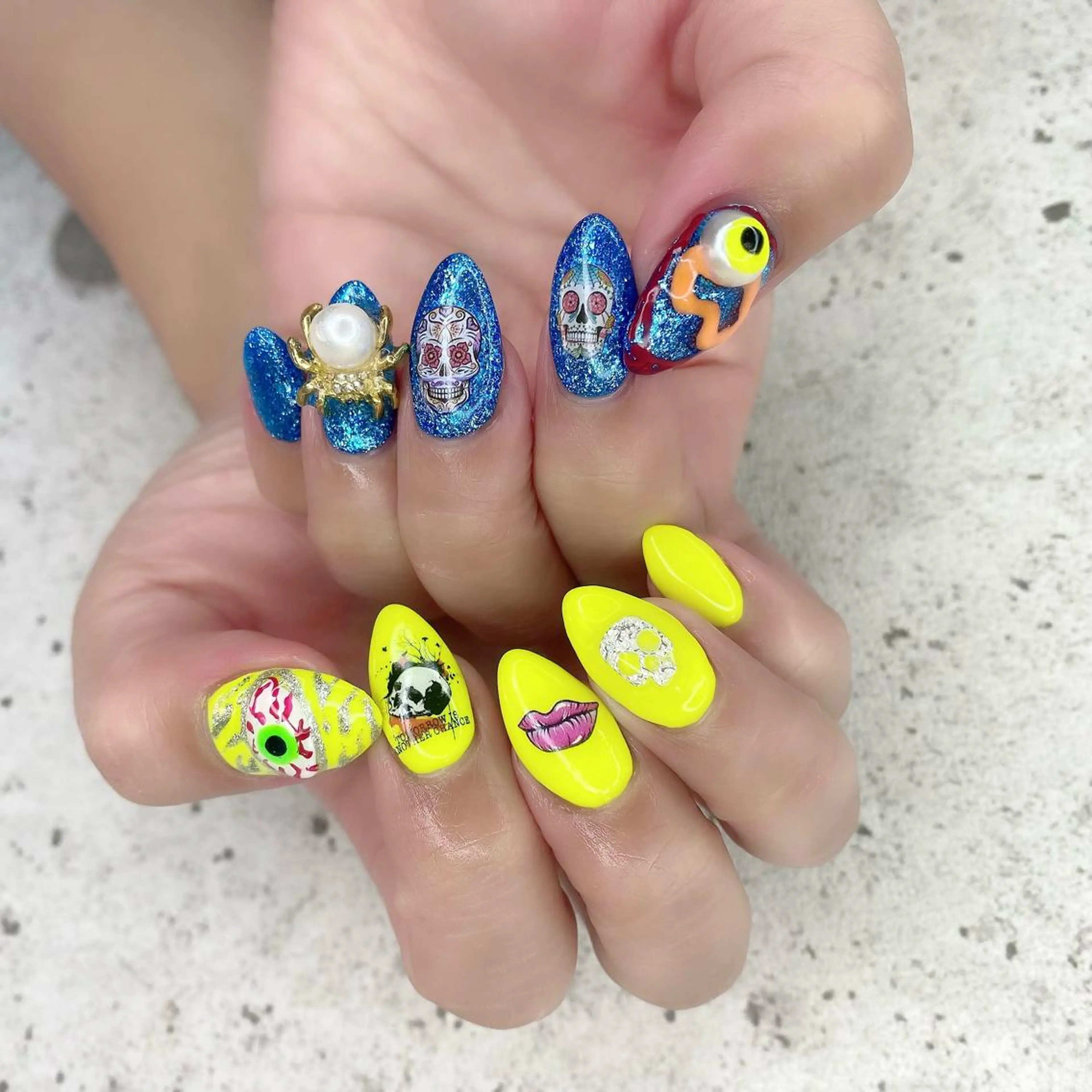 ロング カラー パーマ ヘアアレンジ メンズ キッズ ネイル マツエク・マツパ アイブロウ ブルーカラー イエローカラー ブルー ラメ(グリッター) 黄色 ハンドネイル Salon Ｋのネイルデザイン