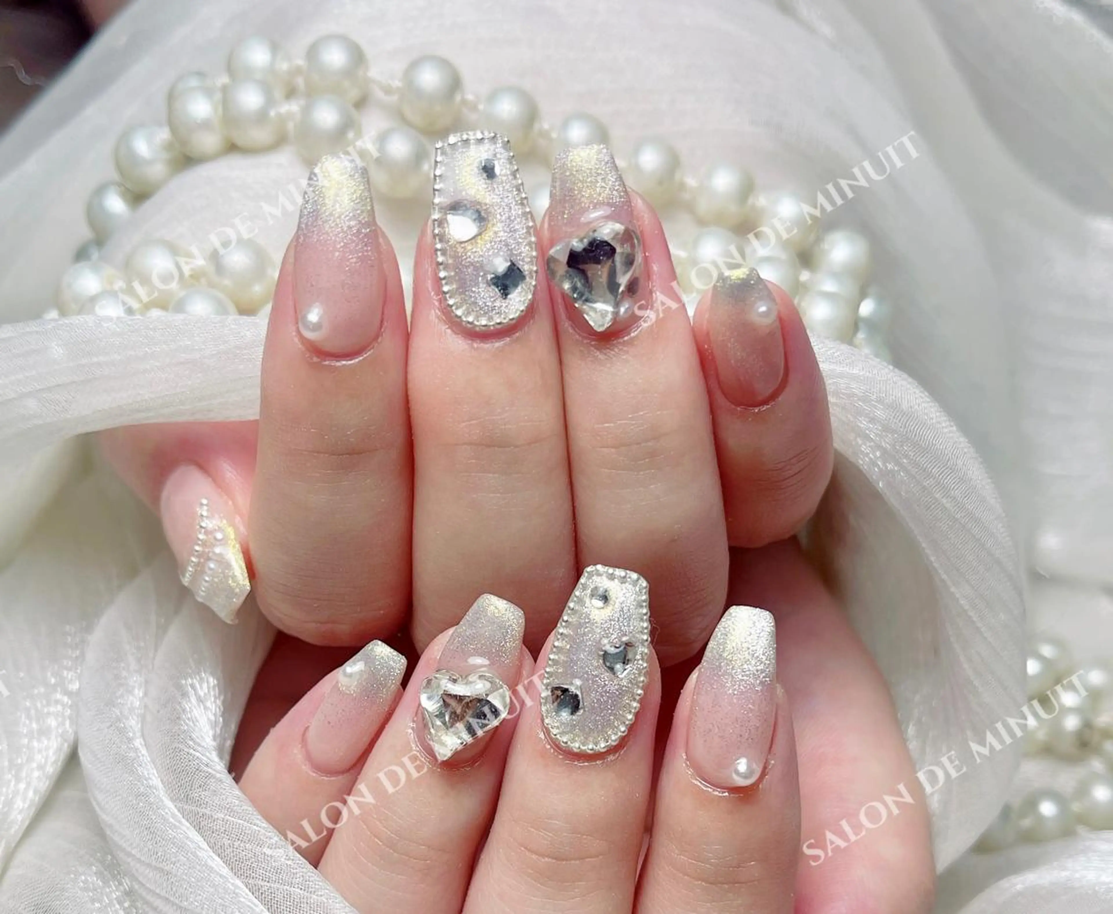 ネイル Salon de Minuit🦩のネイルデザイン