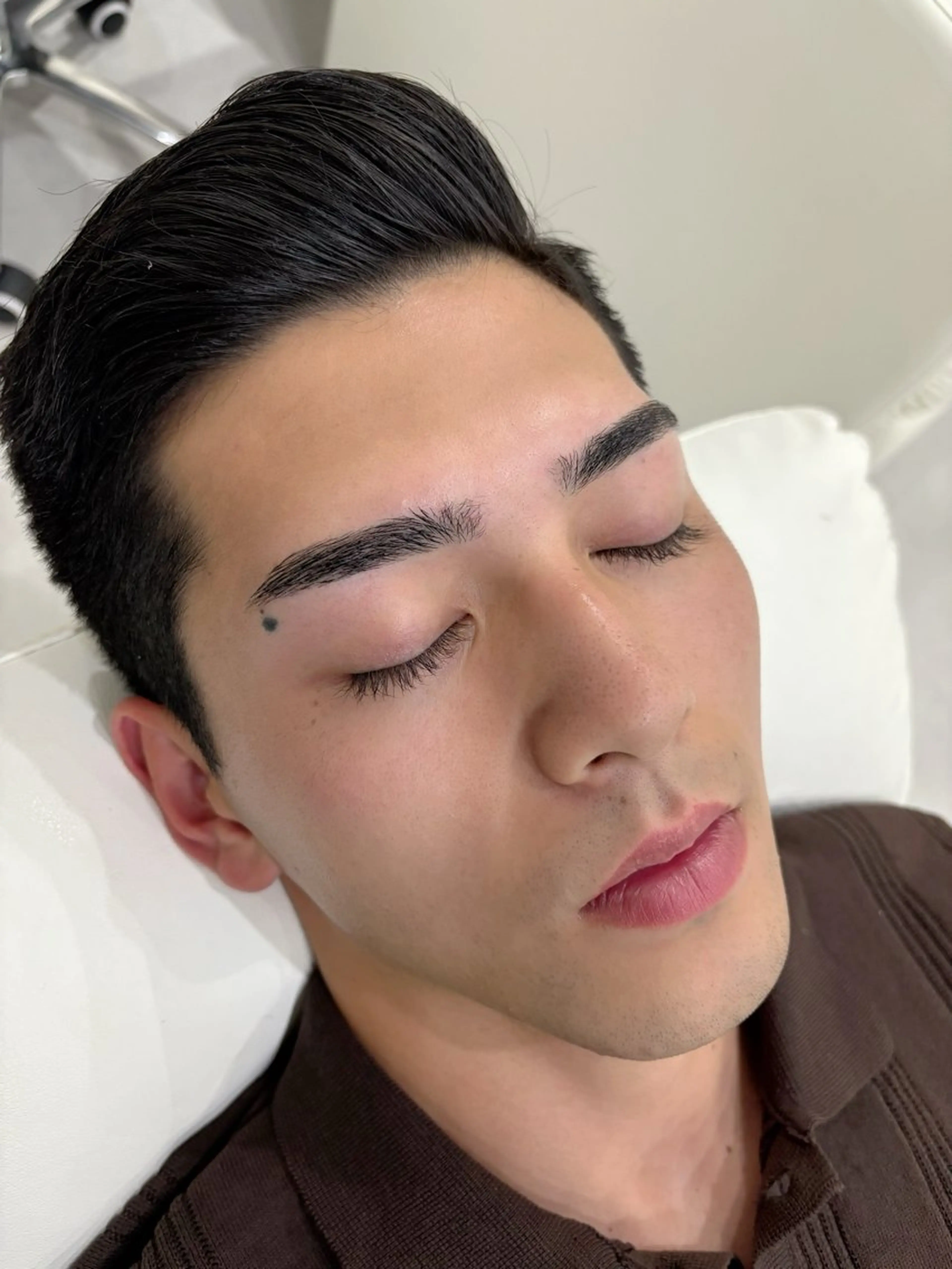 メンズ アイブロウ アイブロウサロン店長 🫧AMIの眉毛・アイブロウイメージ