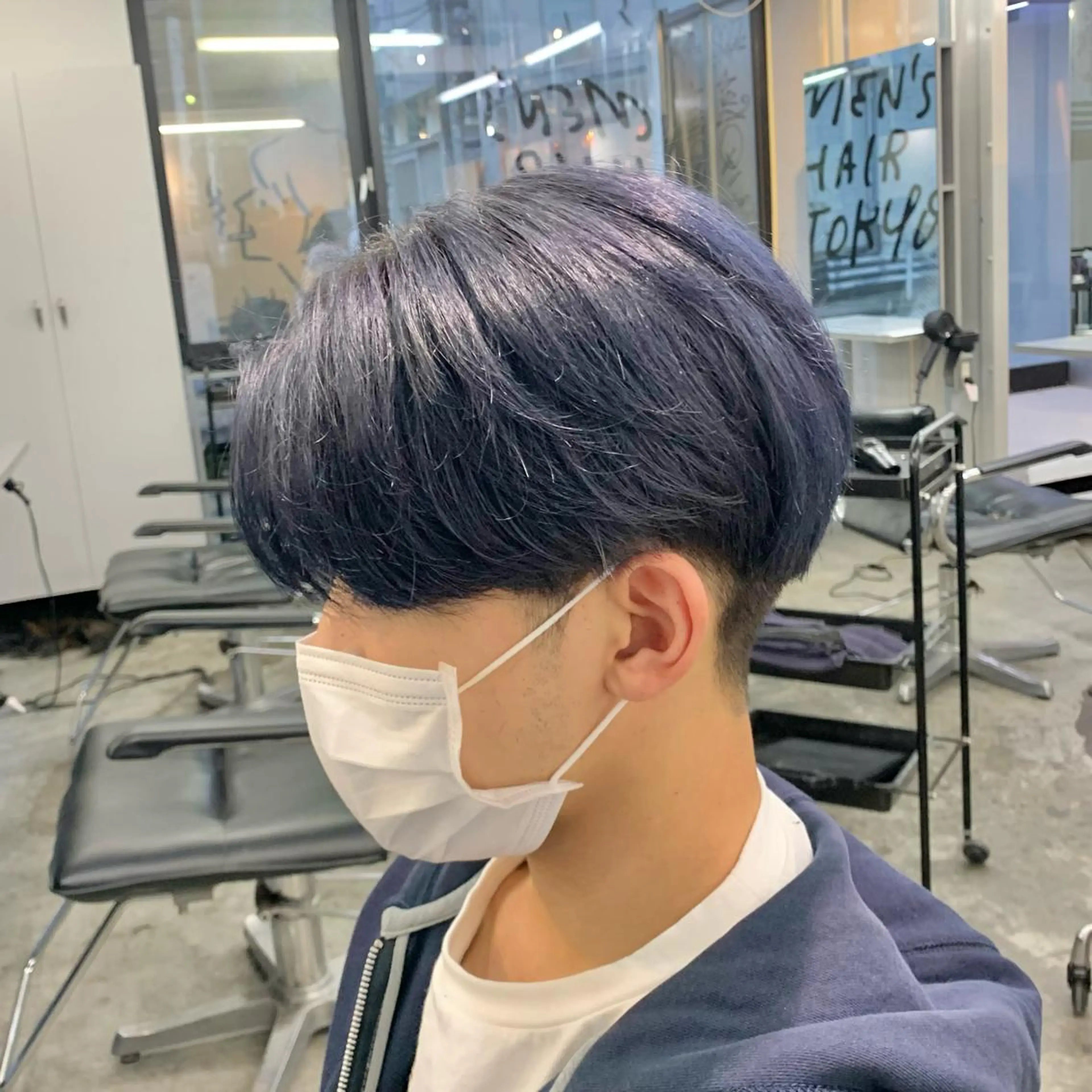 ショート カラー メンズ 黒髪 ブルーカラー ブルーブラック 透明感カラー カット ヘアカラー メンズ特化美容師/ 藤戸 椋のヘアスタイル