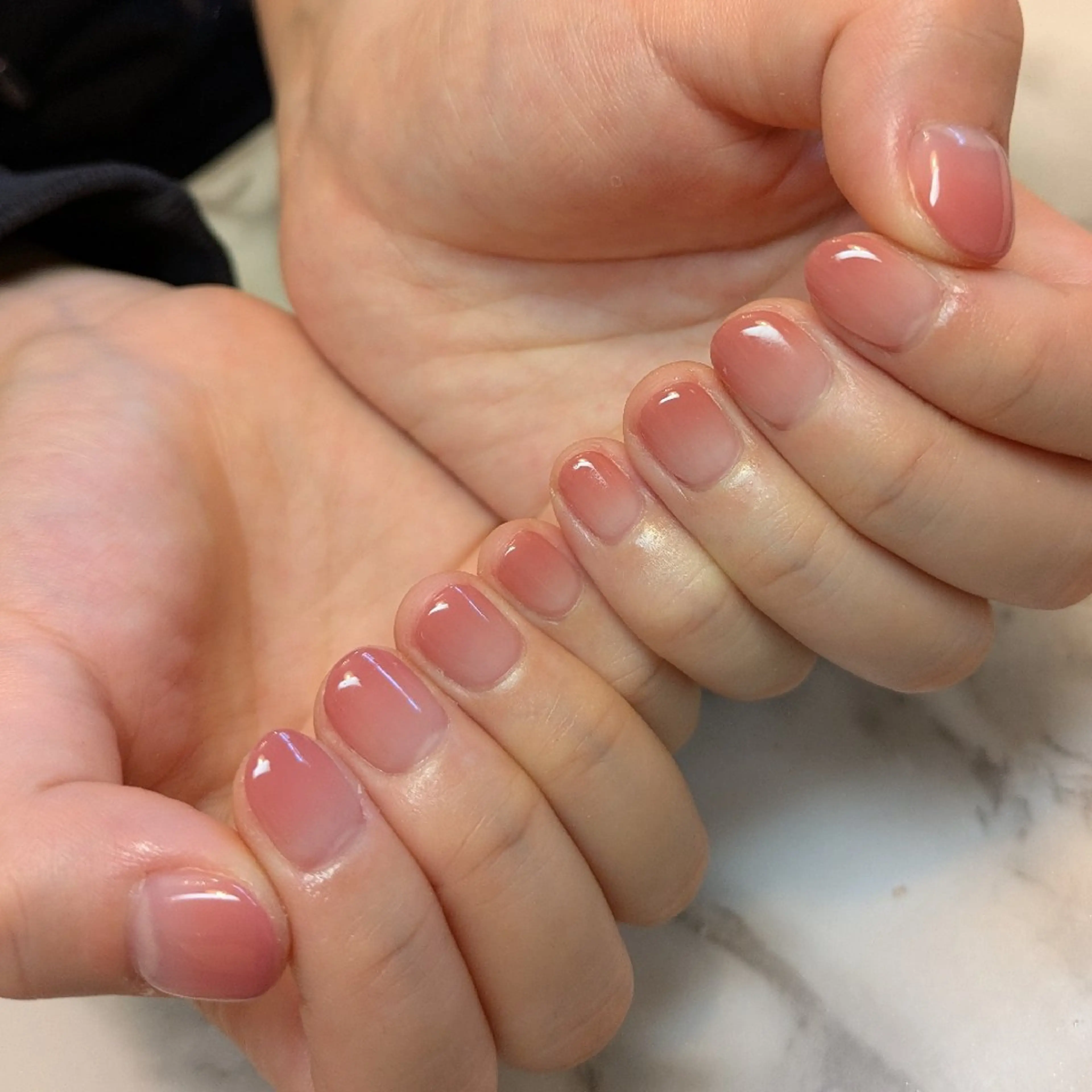 ネイル グラデーション ジェヌインネイル 河内のネイルデザイン