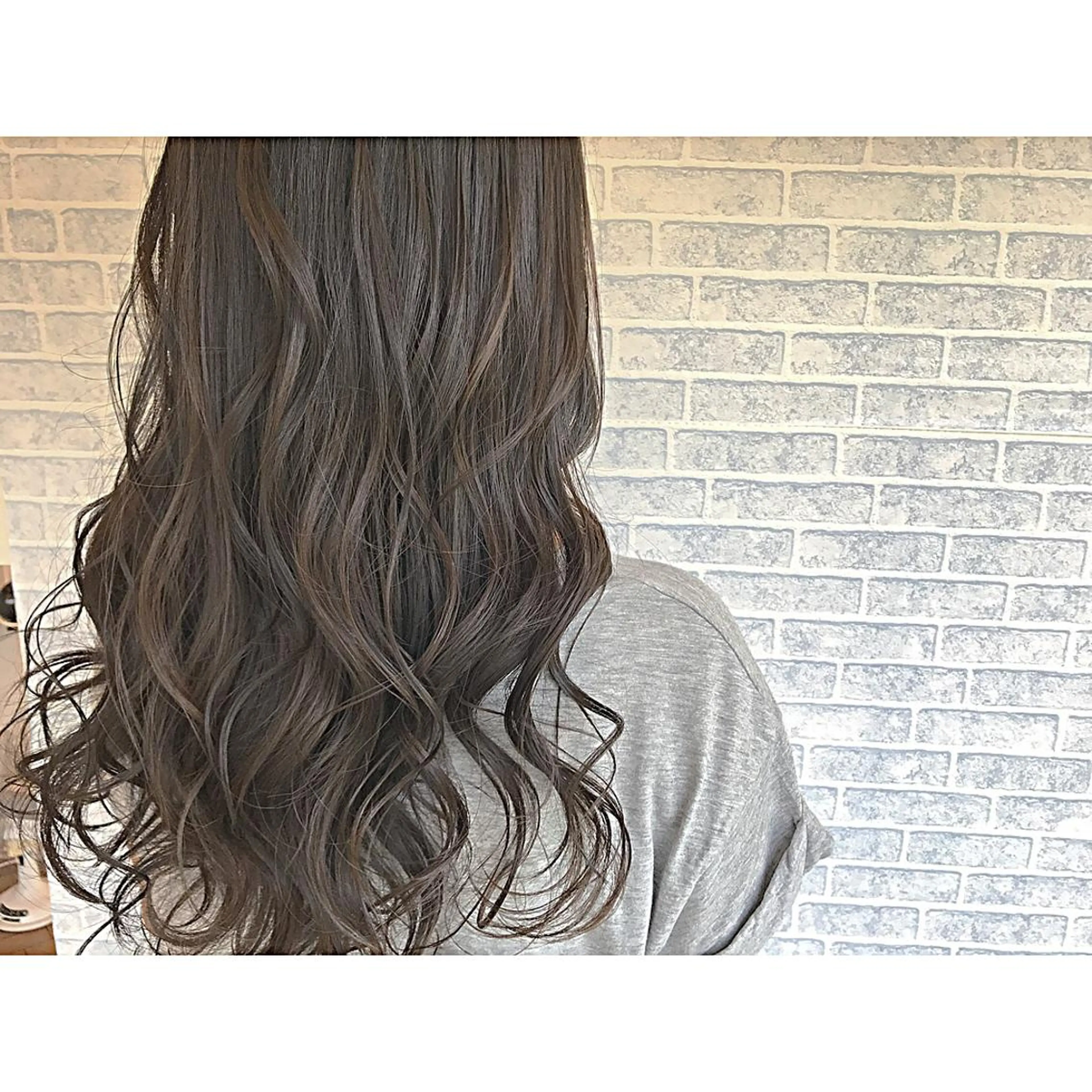 セミロング カラー アッシュ ハイライトカラー ハイライト 荒木 拓也のヘアスタイル