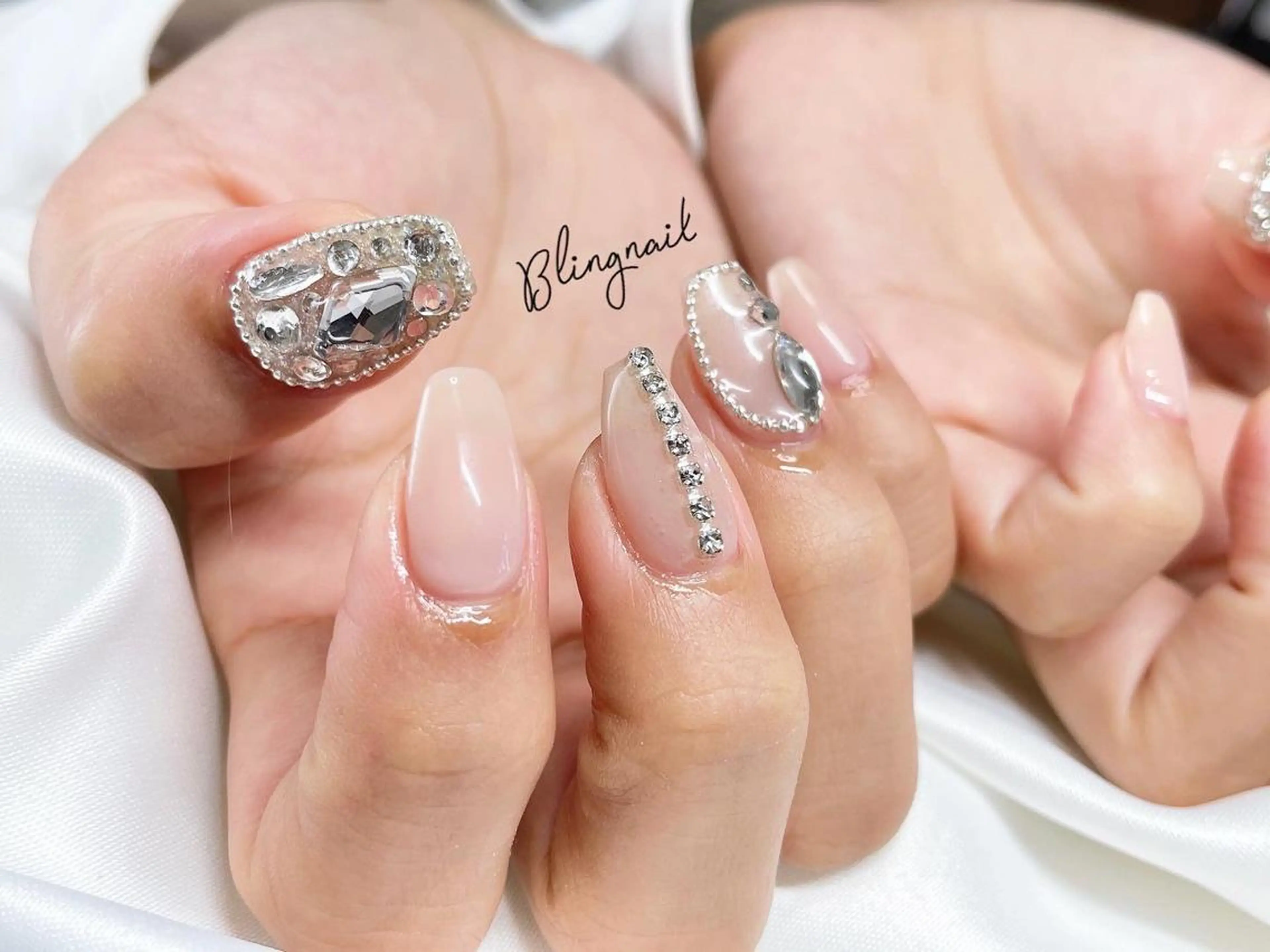 ネイル 23時まで❤︎韓国、 ワンホンネイルのネイルデザイン