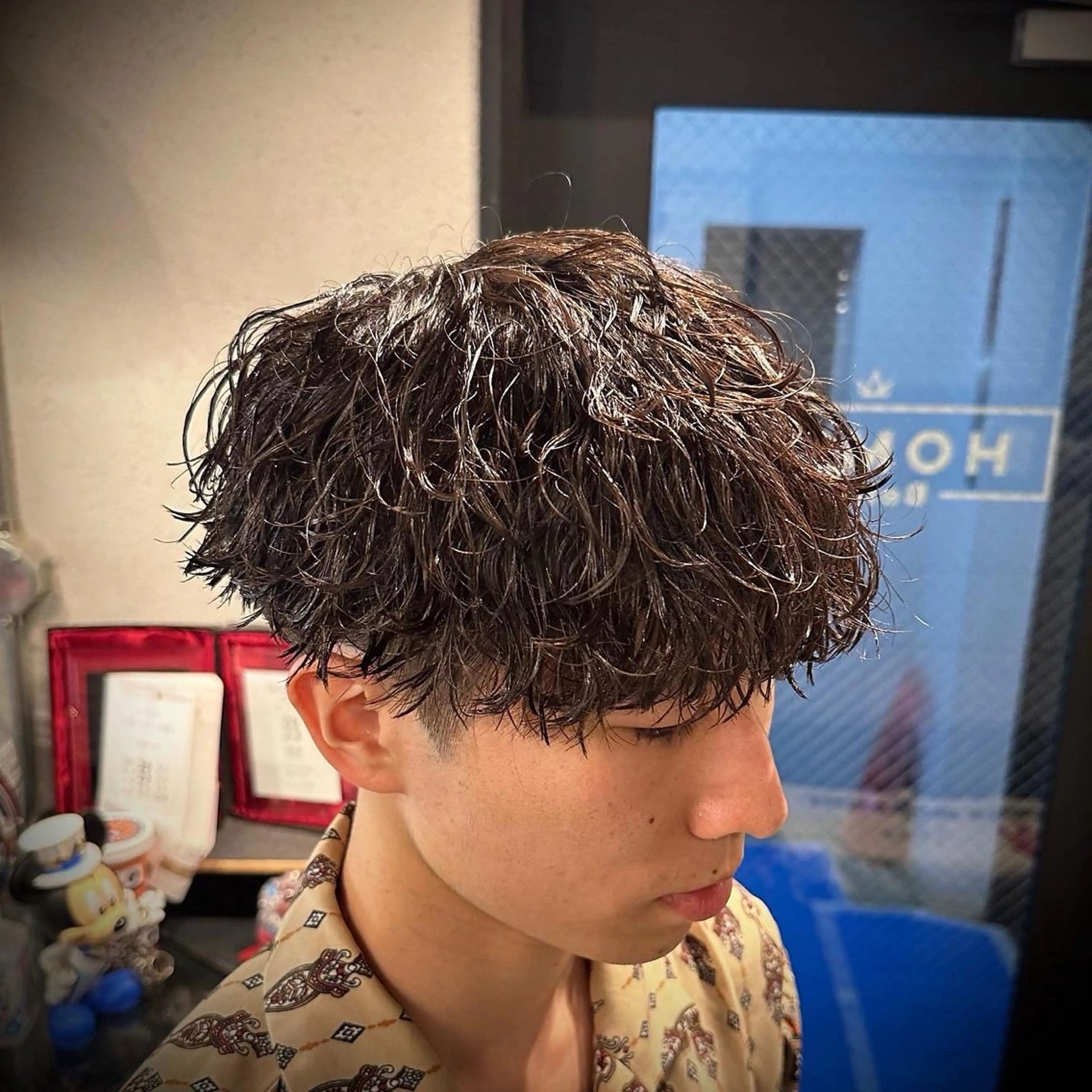 ショート パーマ メンズ メンズパーマ 波巻きパーマ スパイラルパーマ カット パーマ トリートメント ツイスパ/メンズ パーマ/歩夢のヘアスタイル