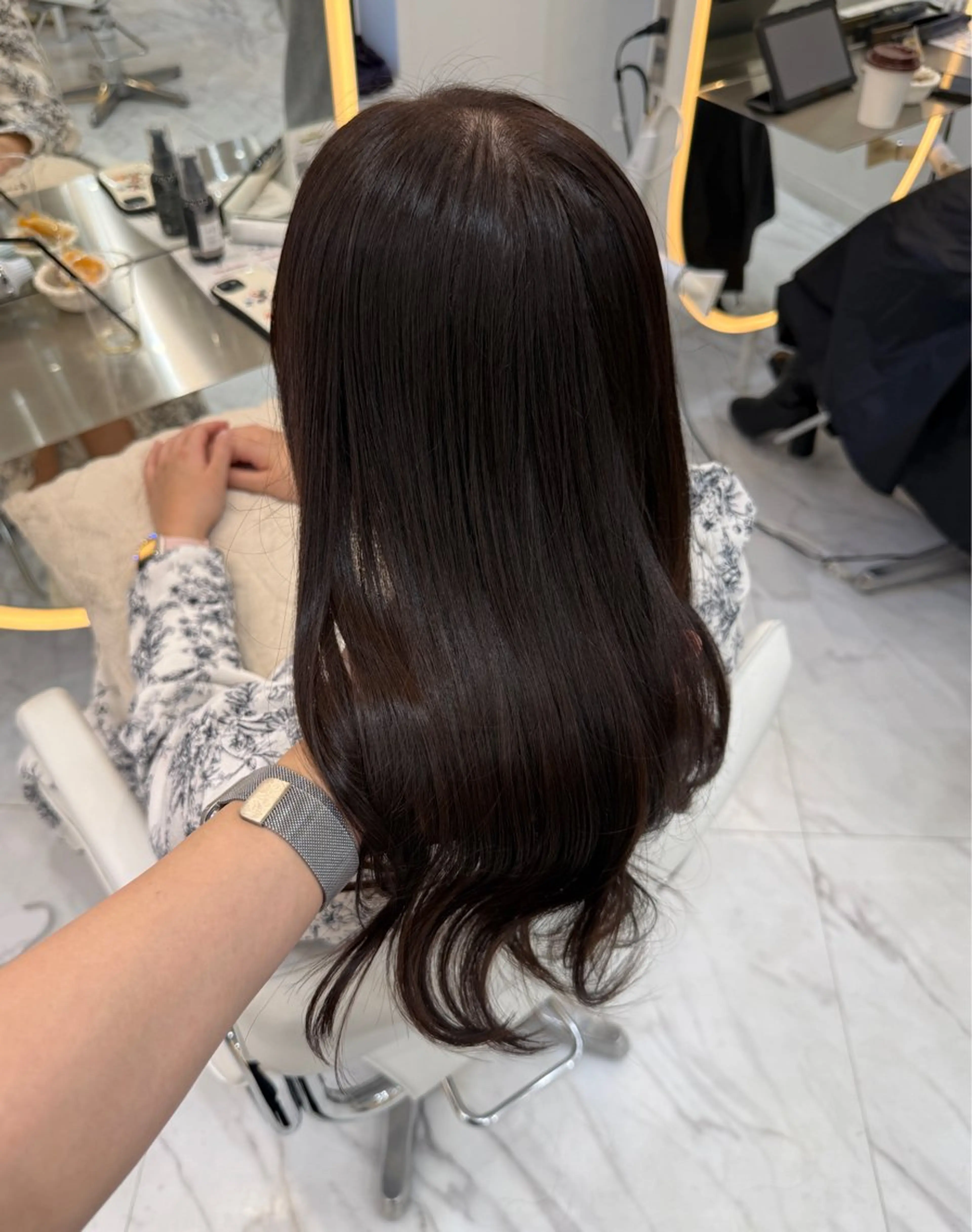 セミロング チョコレートブラウン ヘアカラー トリートメント 髪質改善×艶カラー / sayaka🤍のヘアスタイル