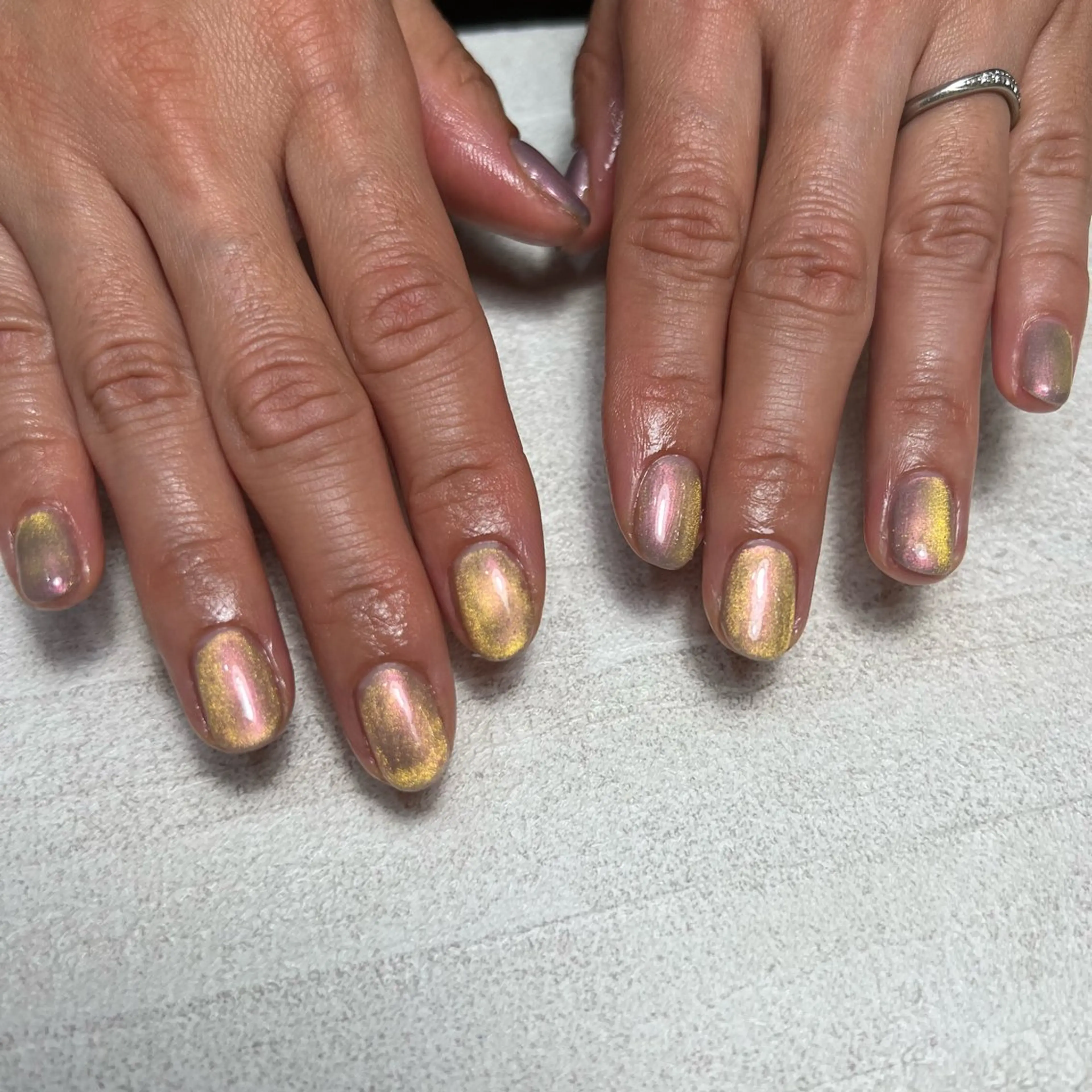 ネイル マグネットネイル マグネットワンカラー ワンカラーネイル ハンドネイル H. Sayuriのネイルデザイン