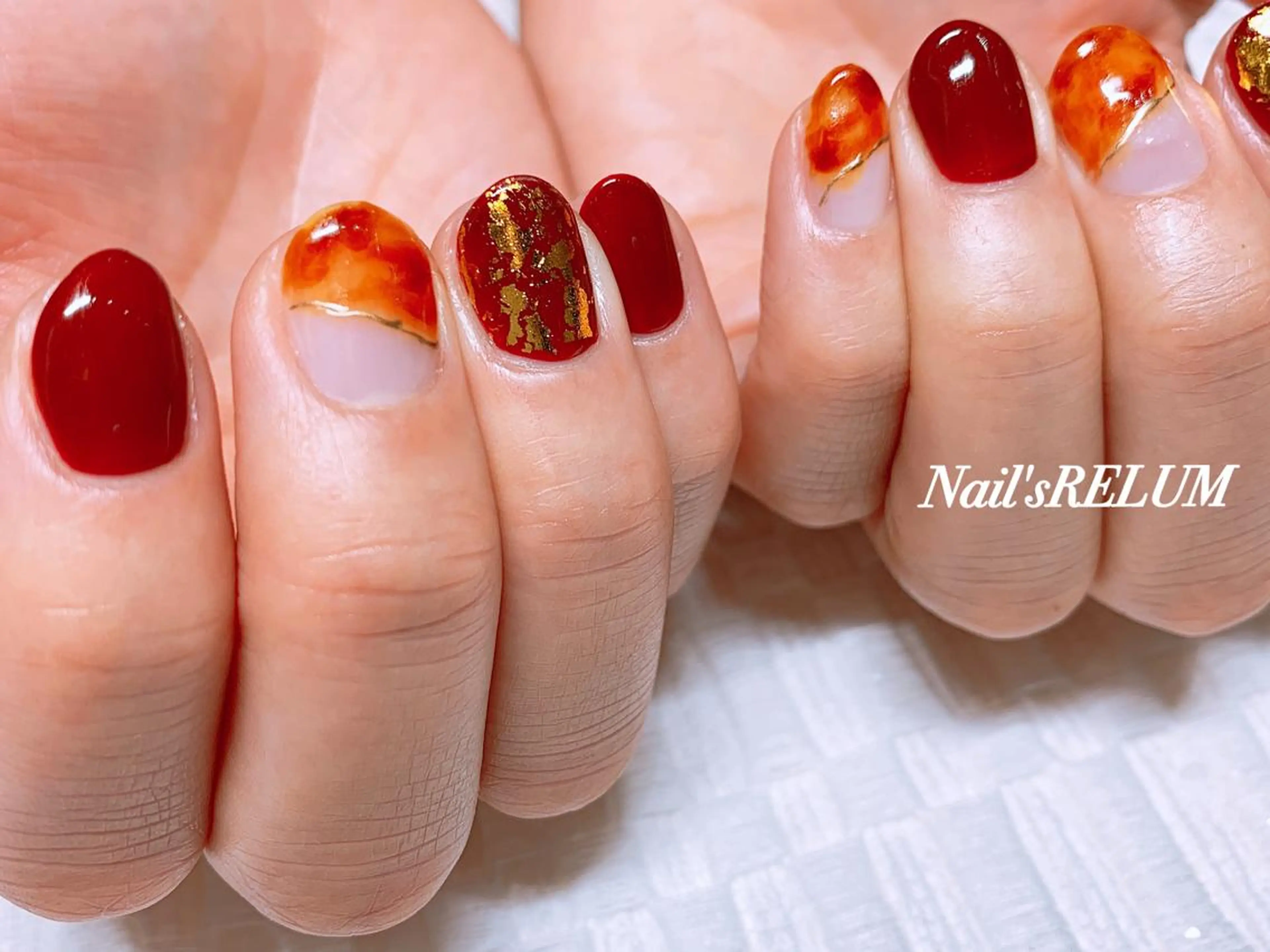 ネイル べっ甲ネイル ボルドー THECOLORS所属・近貞 莉奈のネイルデザイン