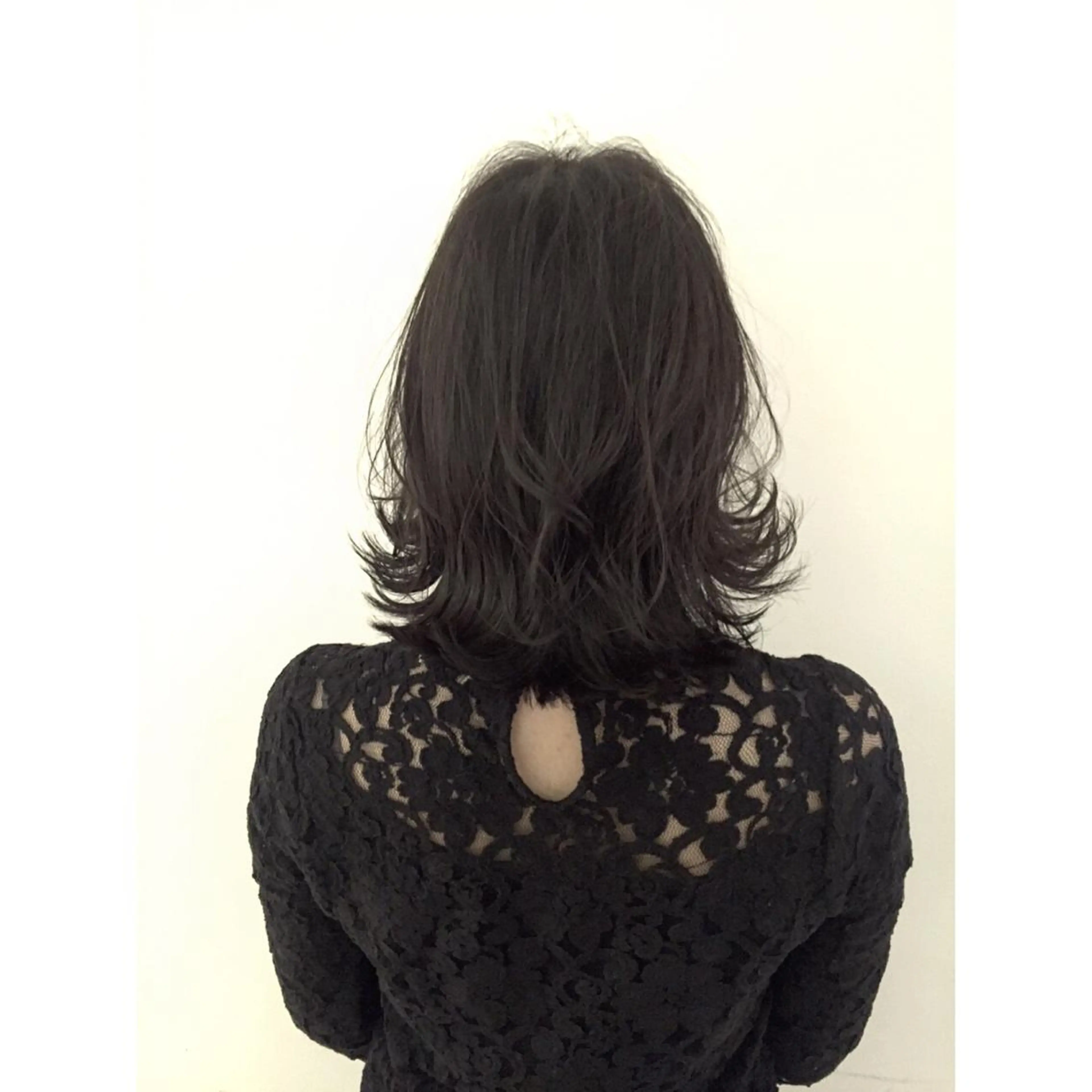 ミディアム カラー パーマ マツエク・マツパ 小顔カット✨ 透明感カラーのヘアスタイル