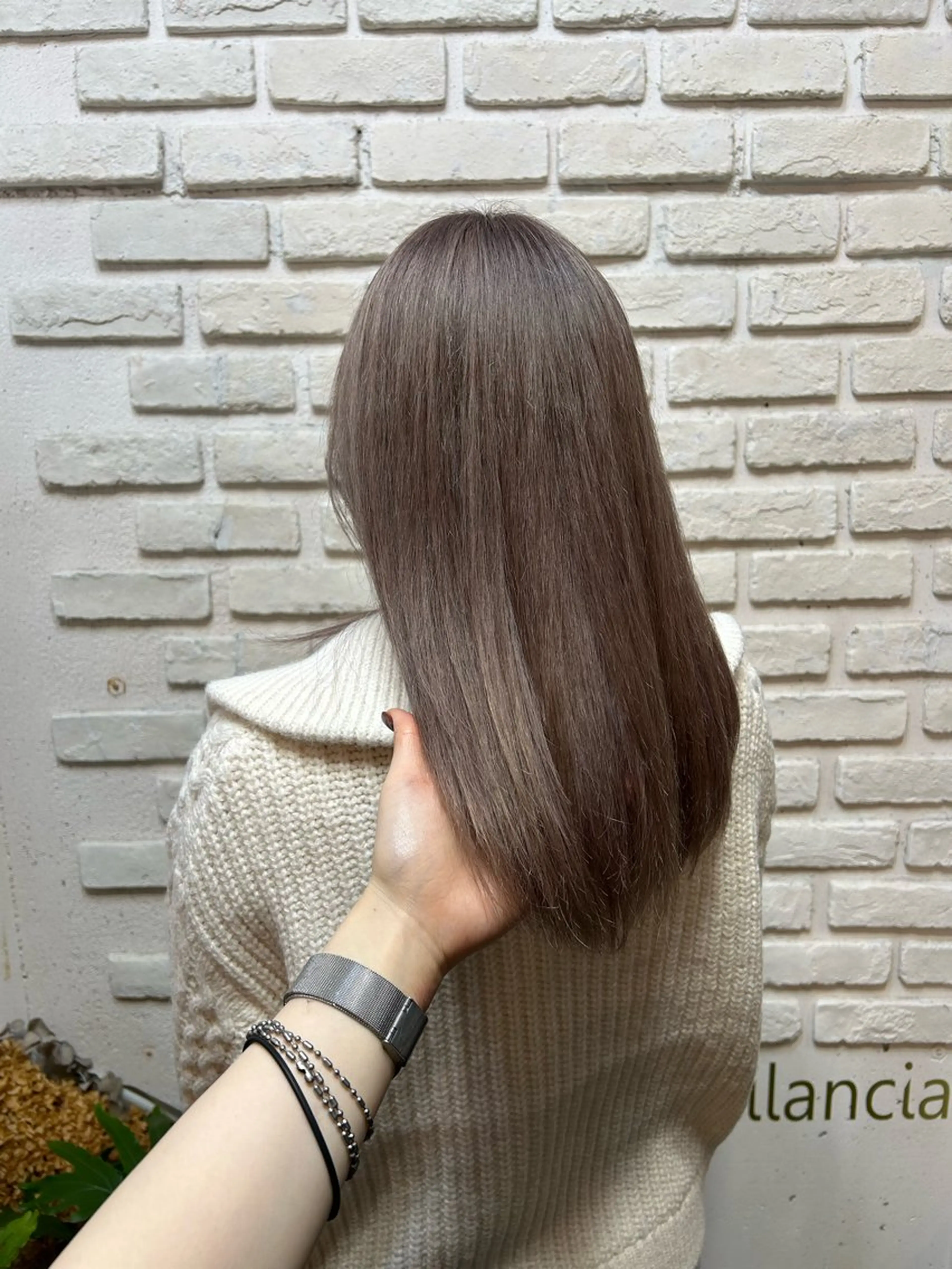 セミロング カラー hozumi bilanciaのヘアスタイル