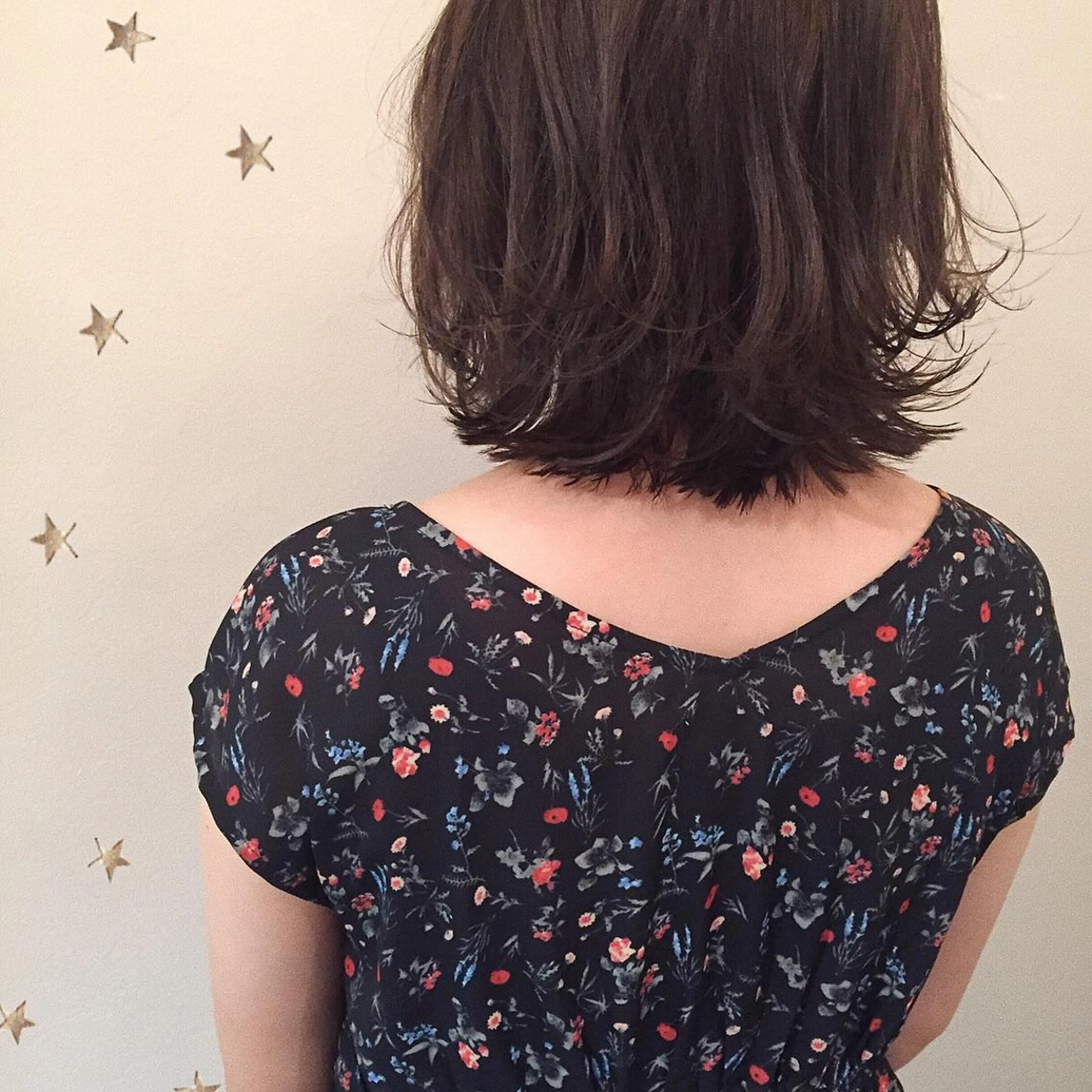 ミディアム カラー ボブレイヤー アッシュ オリーブアッシュ ボブ レイヤーカット salon AKIRA所属・市川 千夏のヘアスタイル