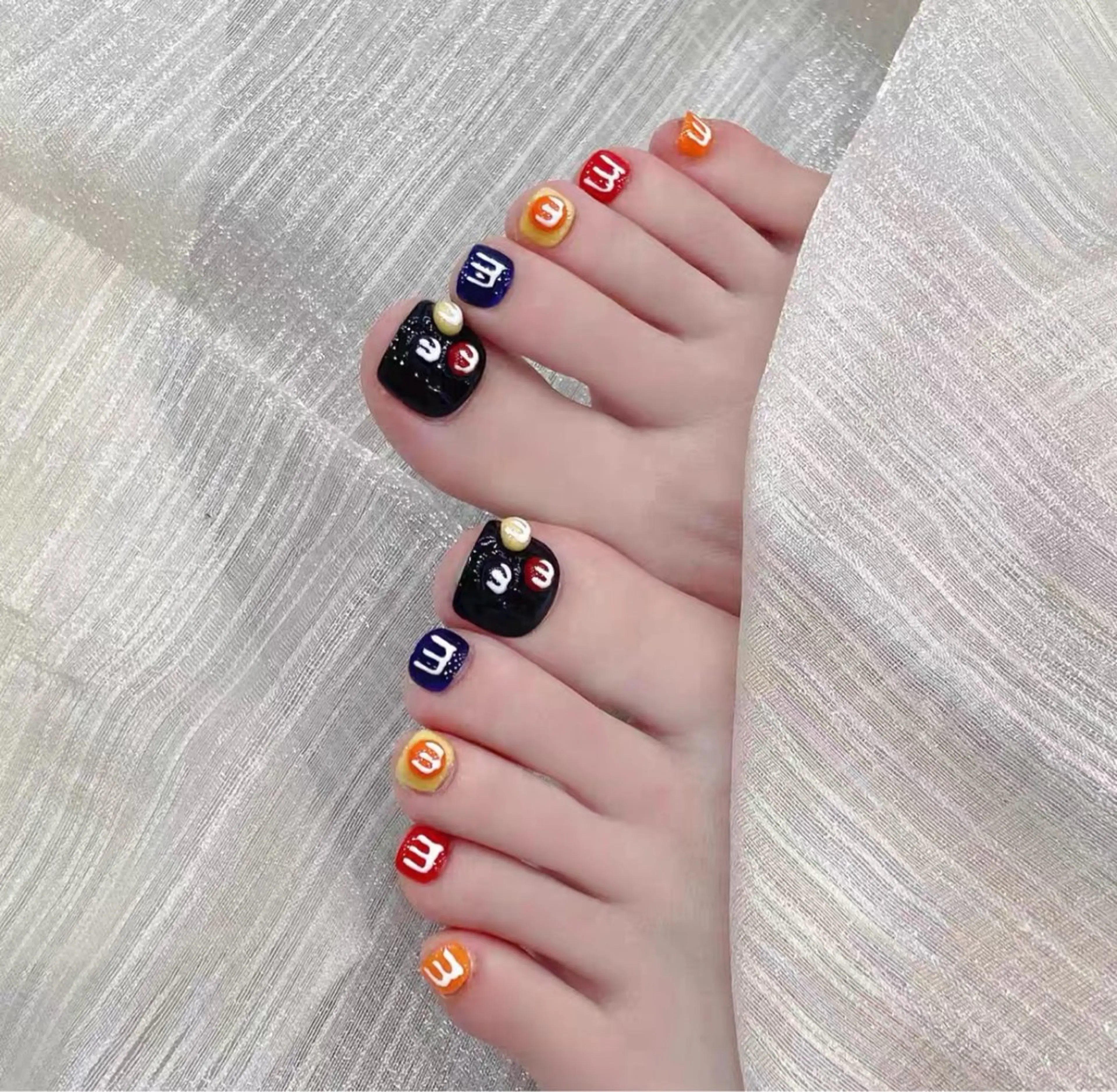 ネイル フットネイル H3 Nail Tsuki🦋💙のネイルデザイン