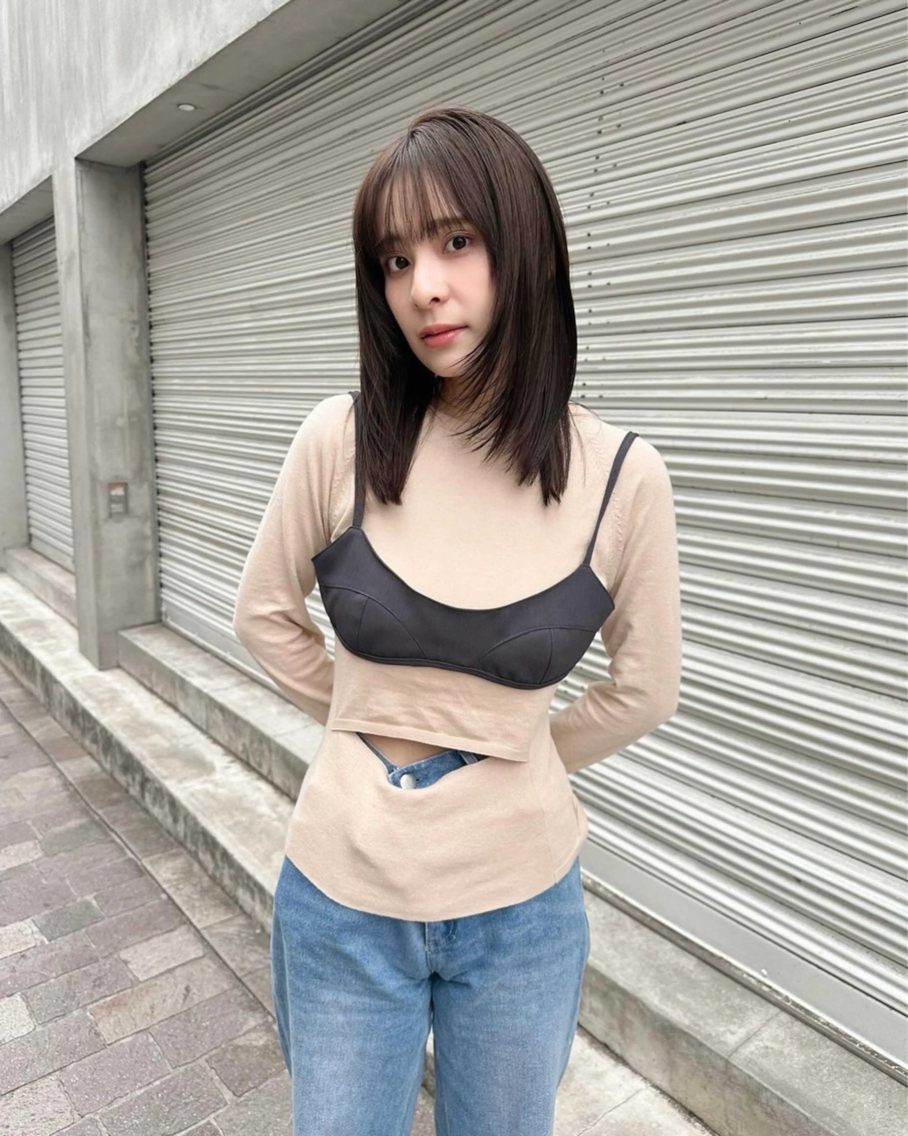 ミディアム 顔まわりレイヤー レイヤーカット 鎌倉 彩のヘアスタイル