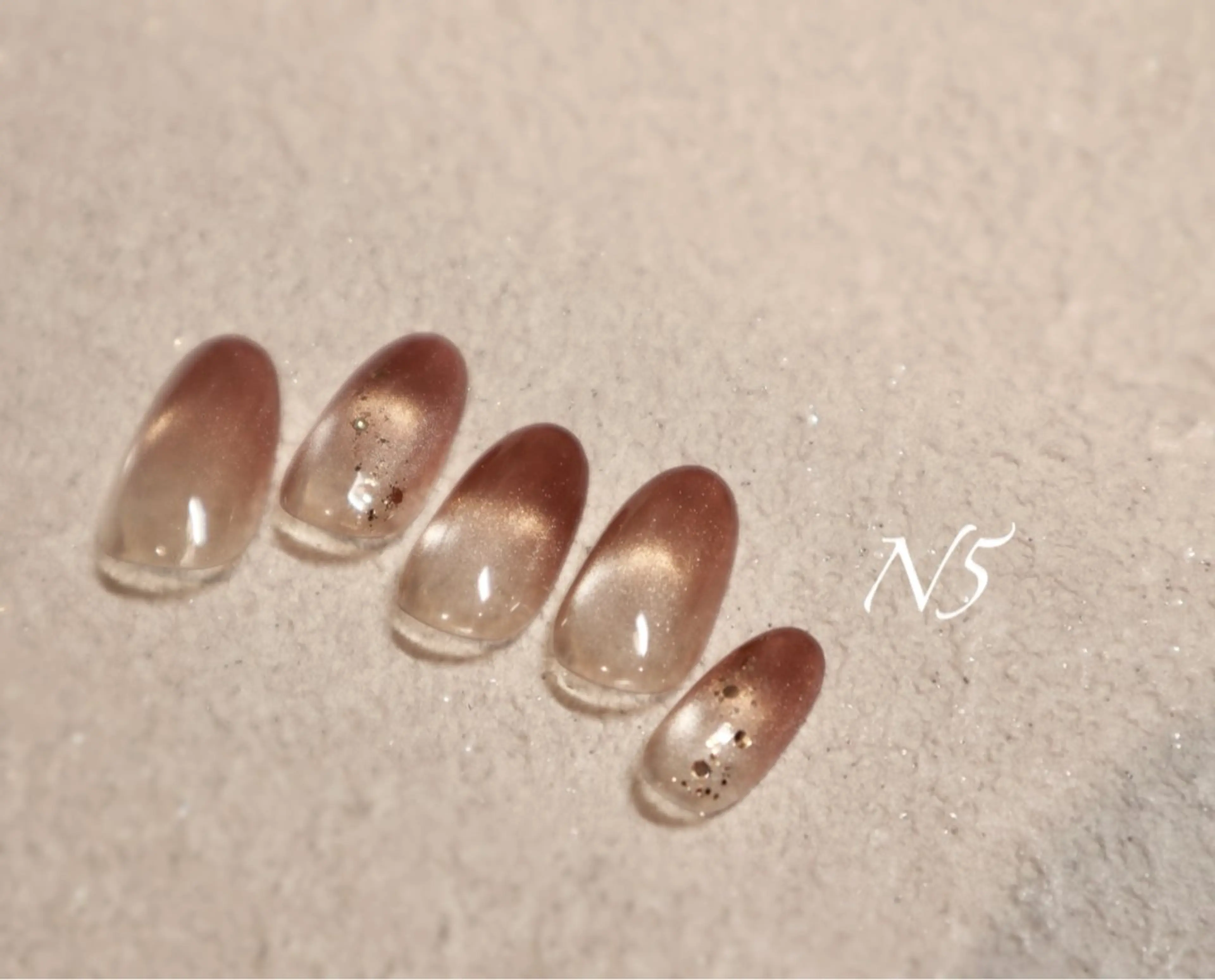 ネイル グラデーション ハンドネイル 🫧N5表参道 nao🐄のネイルデザイン