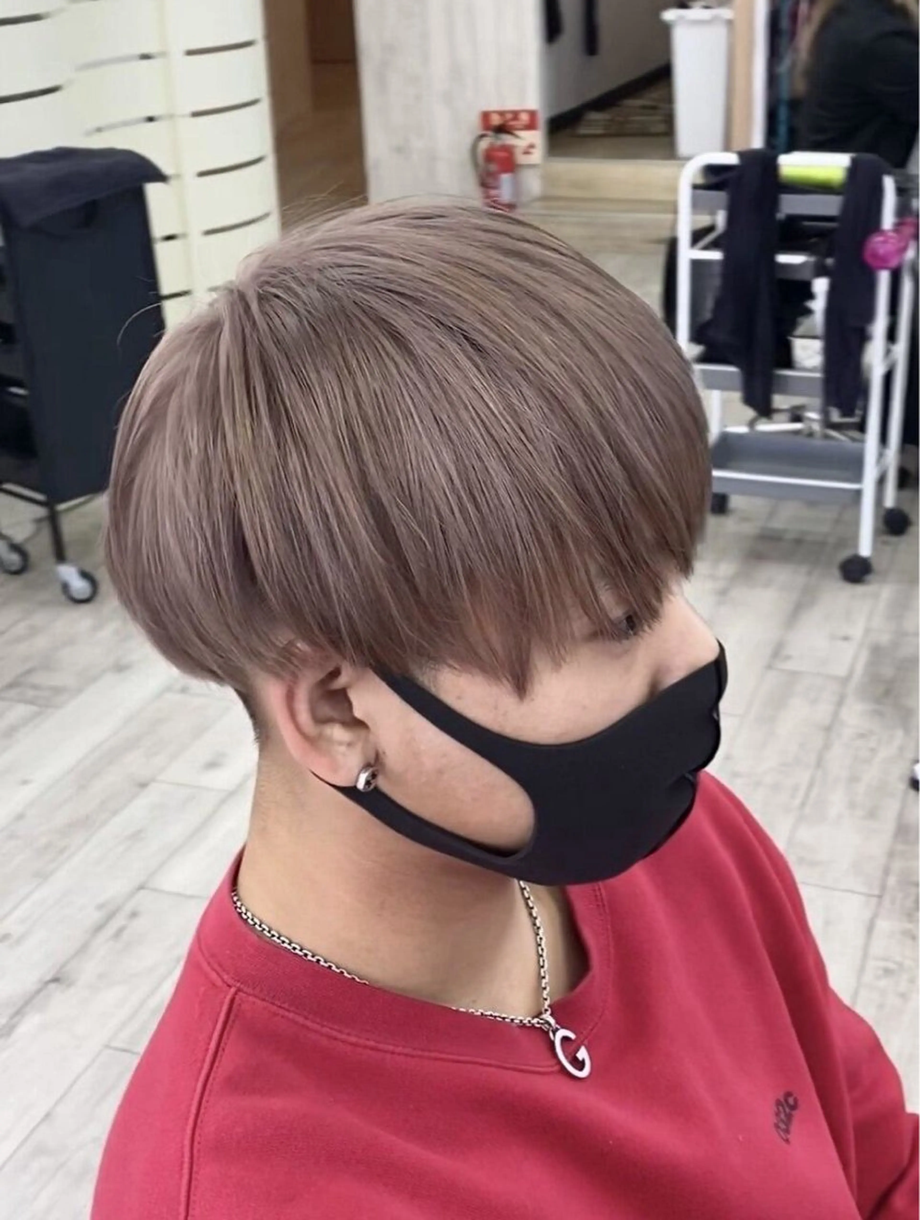 ショート カラー メンズ ヘアカラー Yoshiつね　御幸が原店所属・佐藤 萌世のヘアスタイル