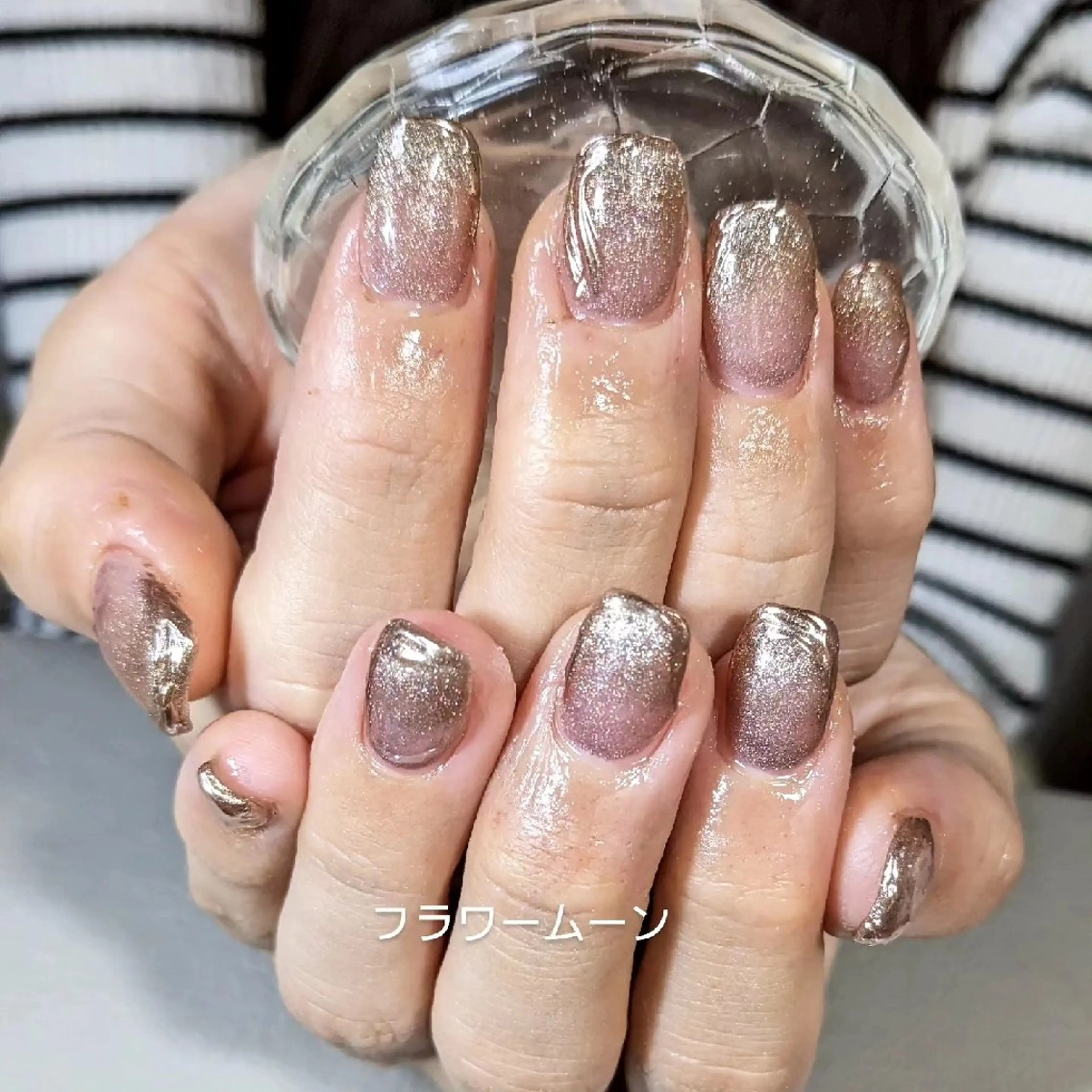 ネイル グラデーション マグネットネイル フラワー ムーンのネイルデザイン