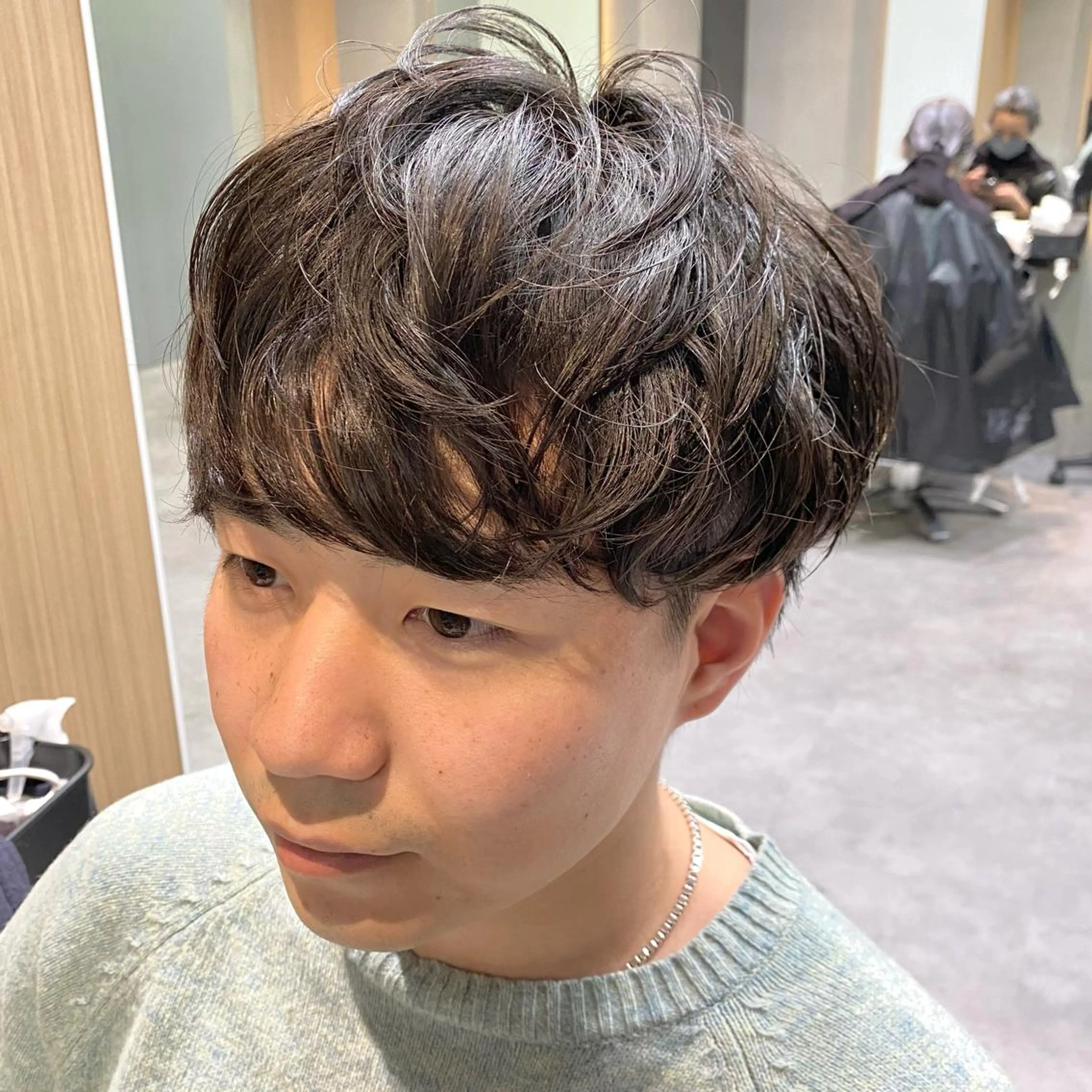 【メンズカット+ブリーチなしWカラー+プチヘッドスパ】オシャレ刈り上げセンターパート/マッシュの写真