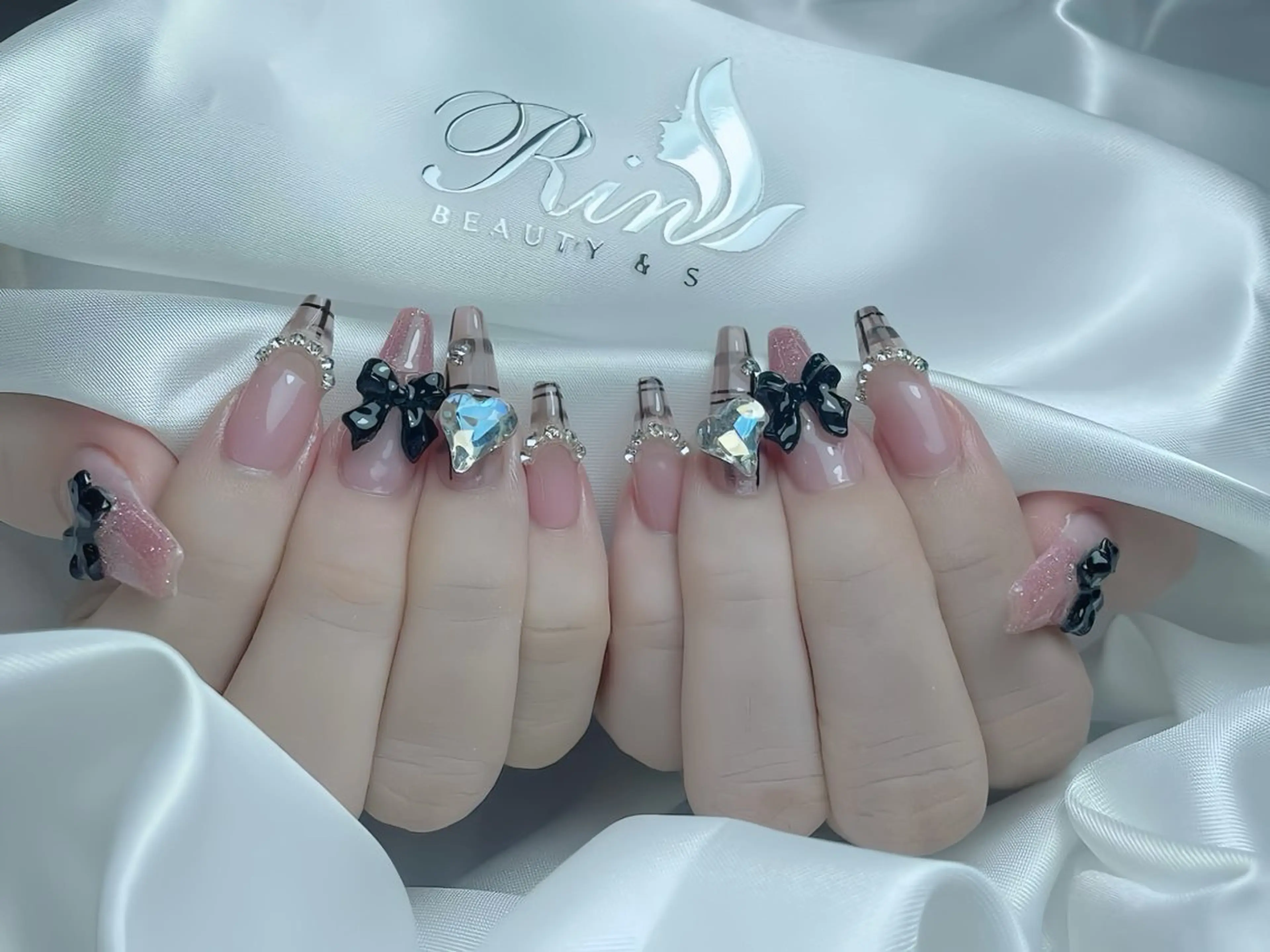 ネイル アートネイル ロングネイル スカルプネイル ネイルチップ ハンドネイル Rin Nail 新大久保店のネイルデザイン