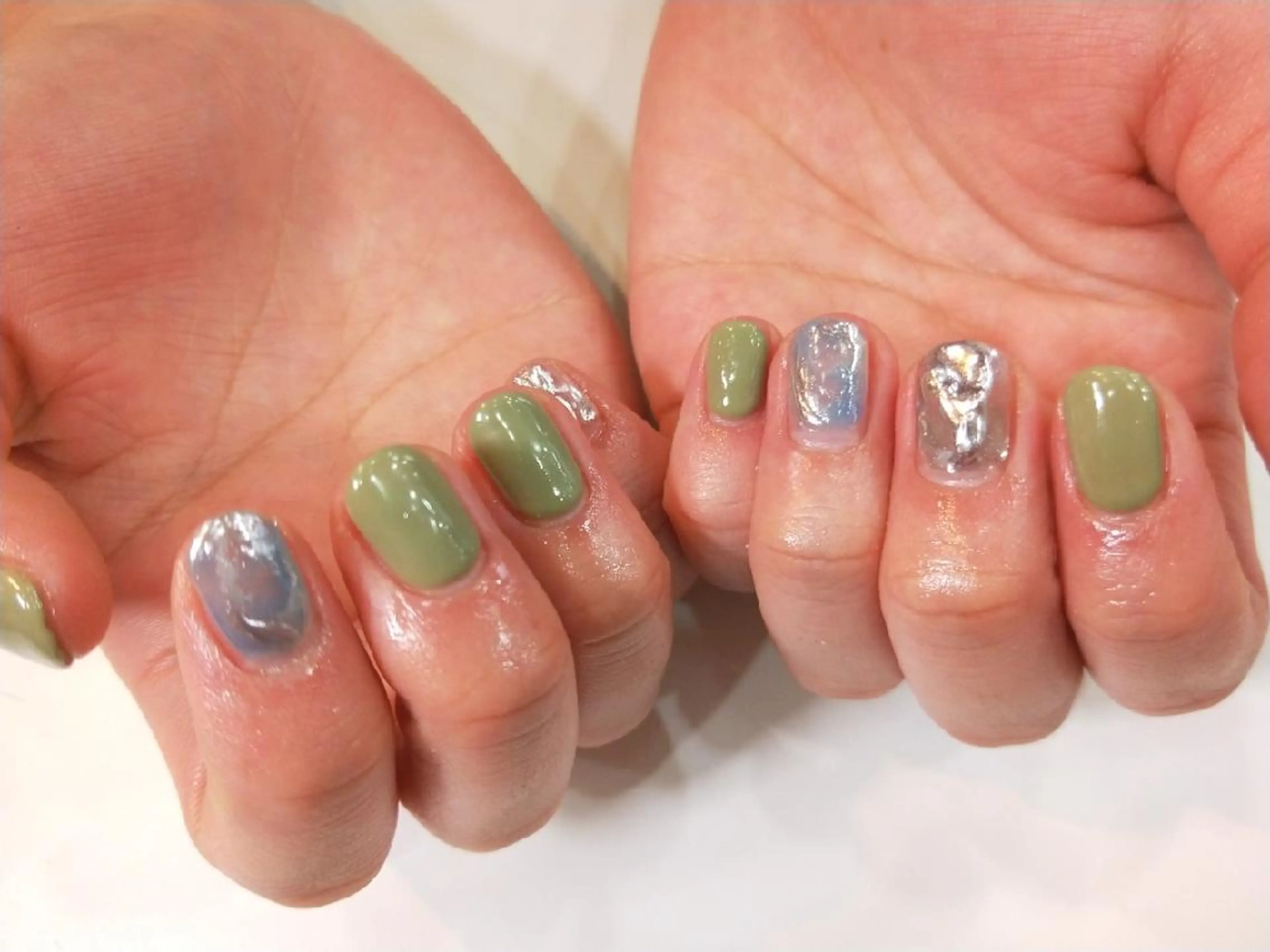 ネイル ハンドネイル ハンドケア R'well所属・はばすみれ🎀ﾈｲﾙ 光ﾌｪｲｼｬﾙ ﾍｱのネイルデザイン