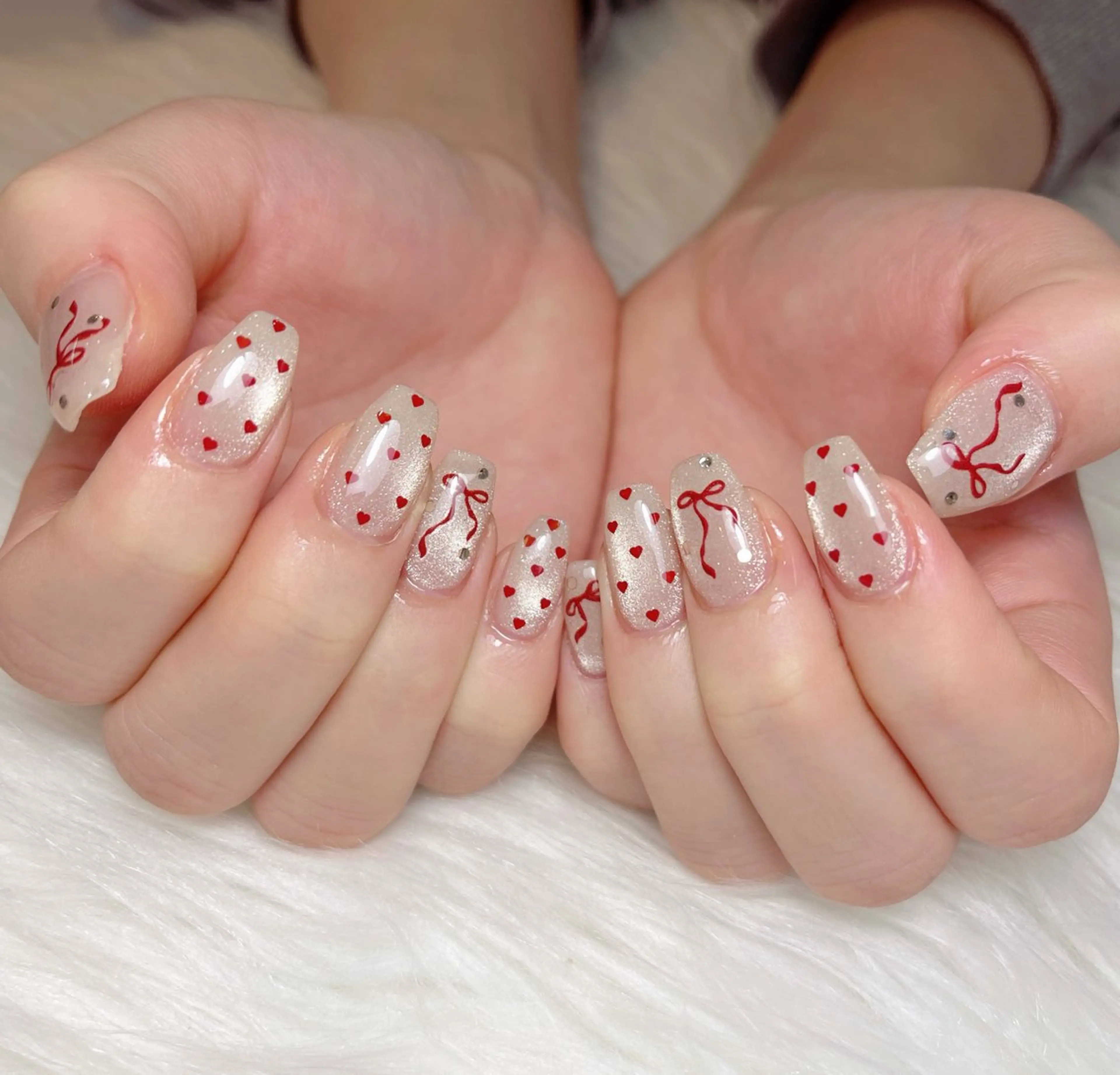 ネイル アートネイル ボルドー フレンチネイル ハート 韓国ネイル ハンドネイル Floria nail salonのネイルデザイン