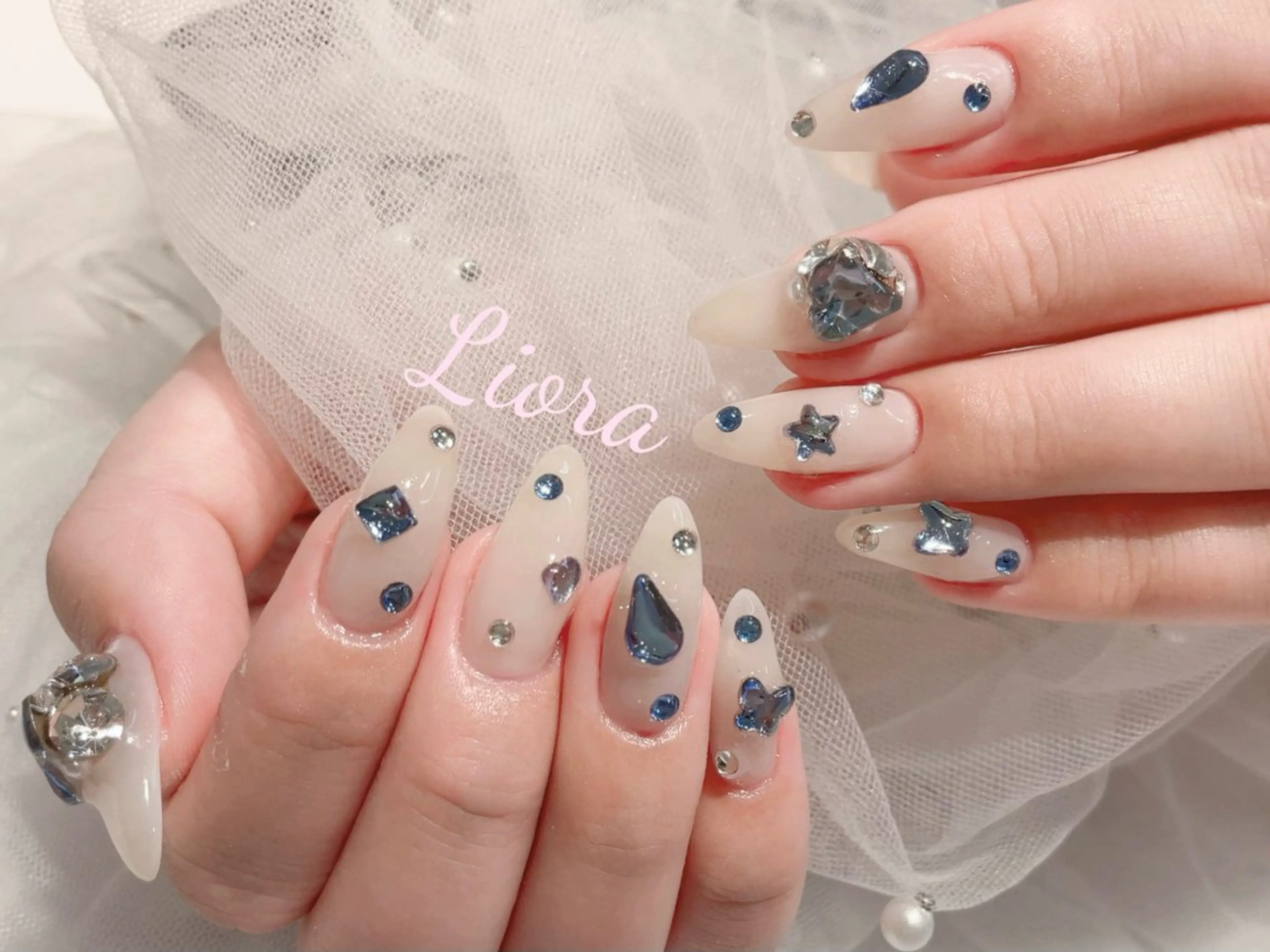 ネイル フレンチネイル ジェルネイル ガーリー グラデーション キラキラネイル Liora nail 1のネイルデザイン
