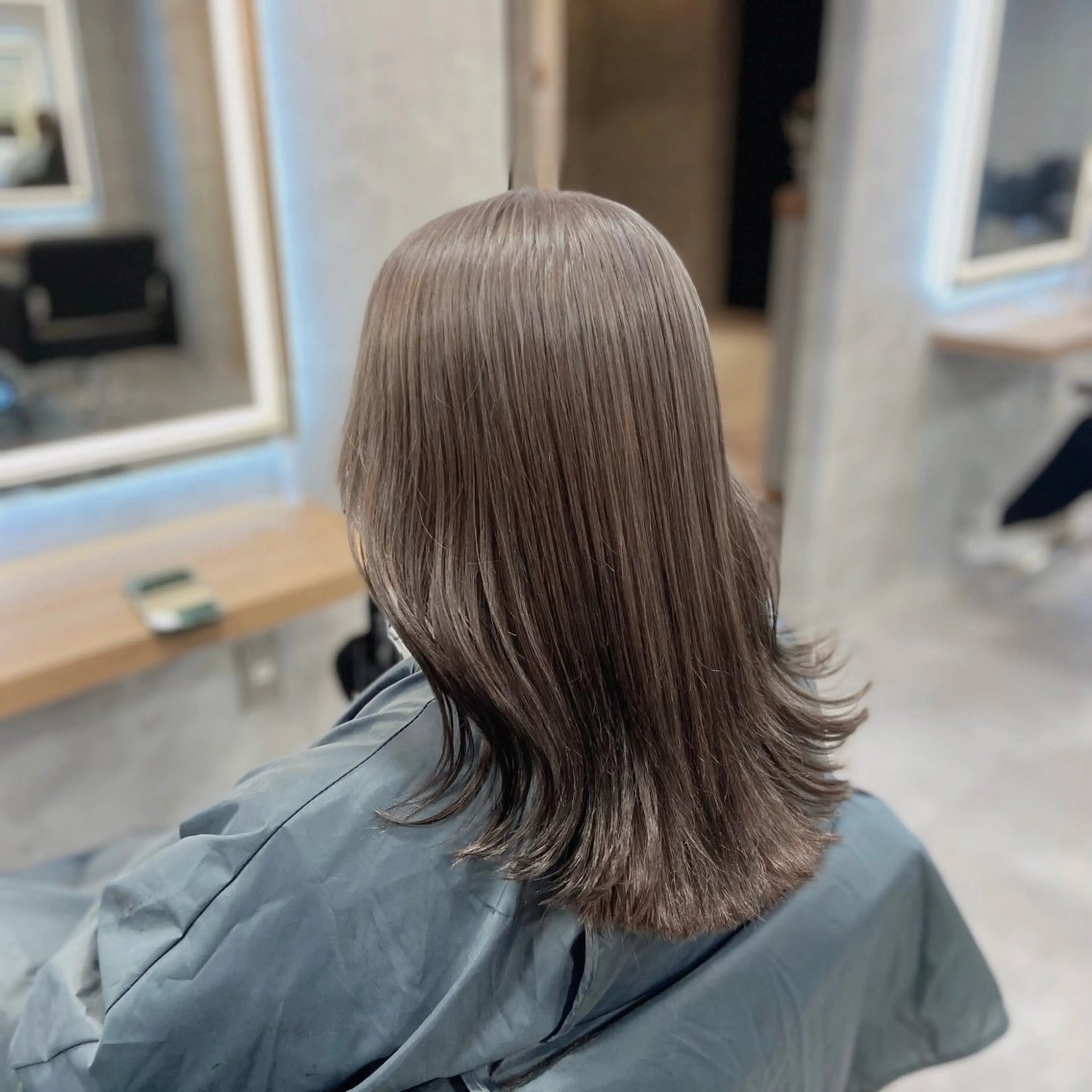 カラー ベージュカラー ブリーチ グレージュ ベージュ・グレー ジュ達人KOJIROのヘアスタイル