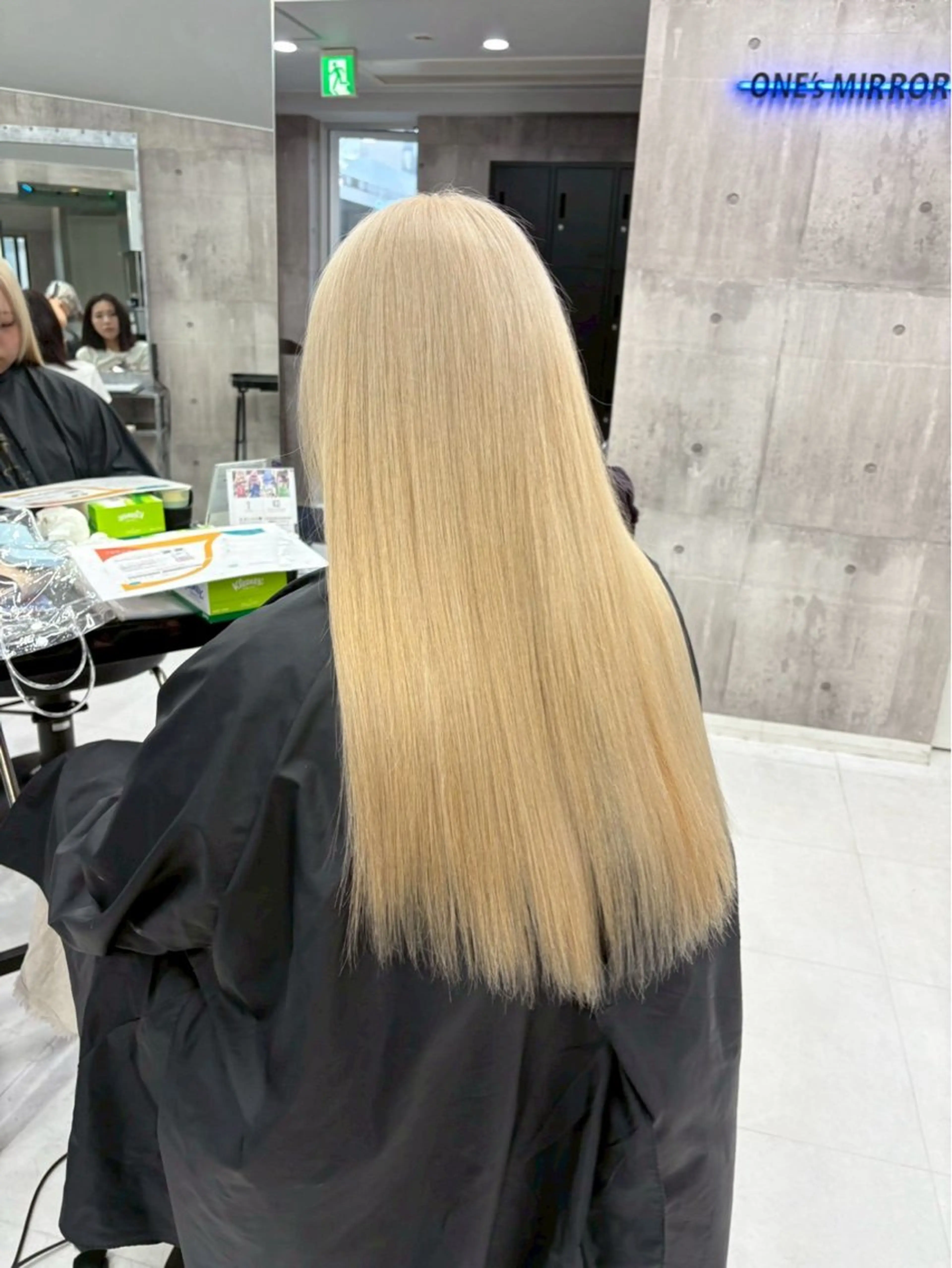 【🌷ハイトーンを目指す方へ🌷】《トリプルカラー🍬》フルブリーチ（2回)➕オンカラー➕高保湿トリートメント 🌷︎の写真